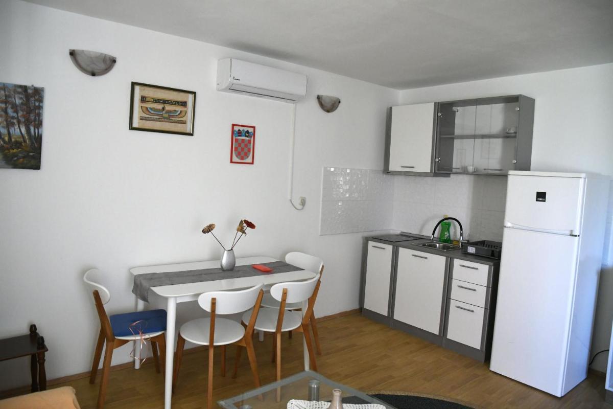 One-Bedroom Apartment - Photo 31