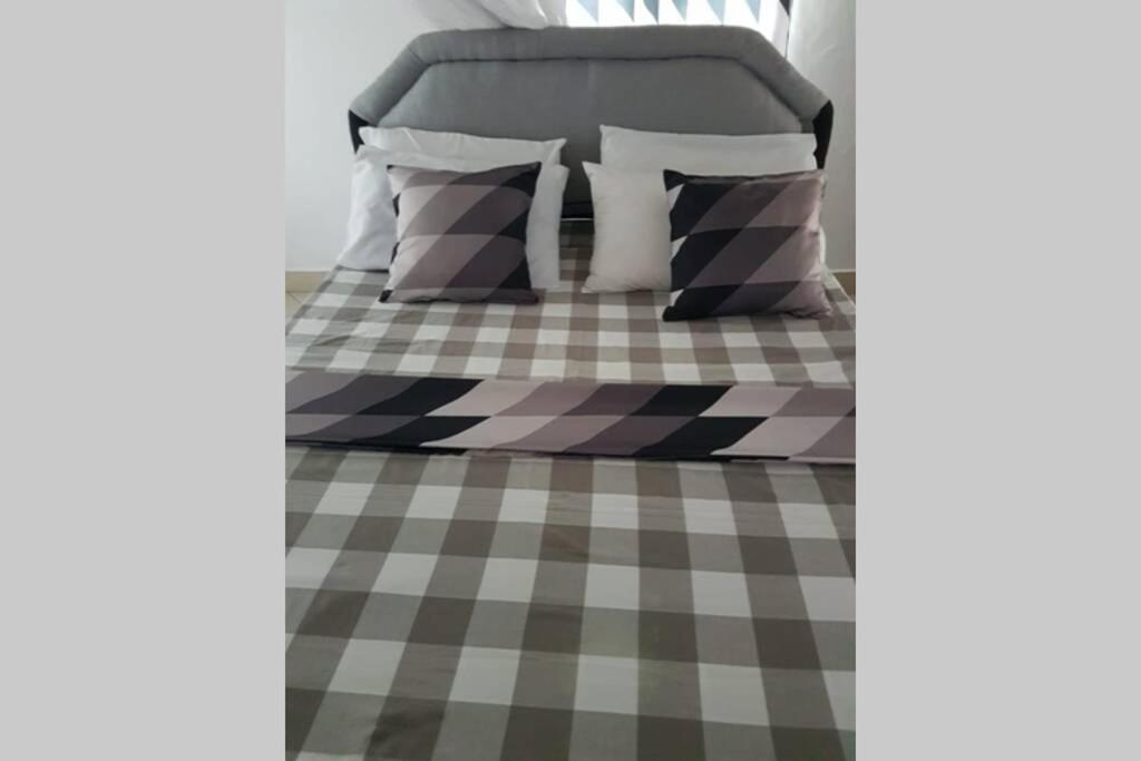 Two-Bedroom House photo 3