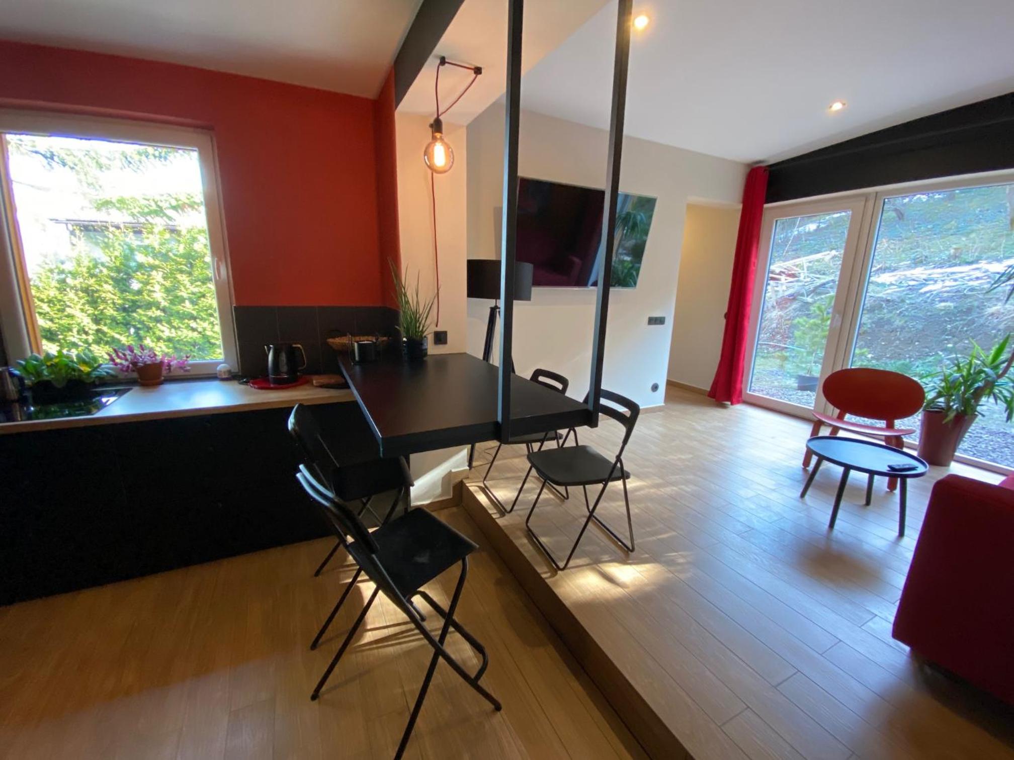 Apartment with Garden View