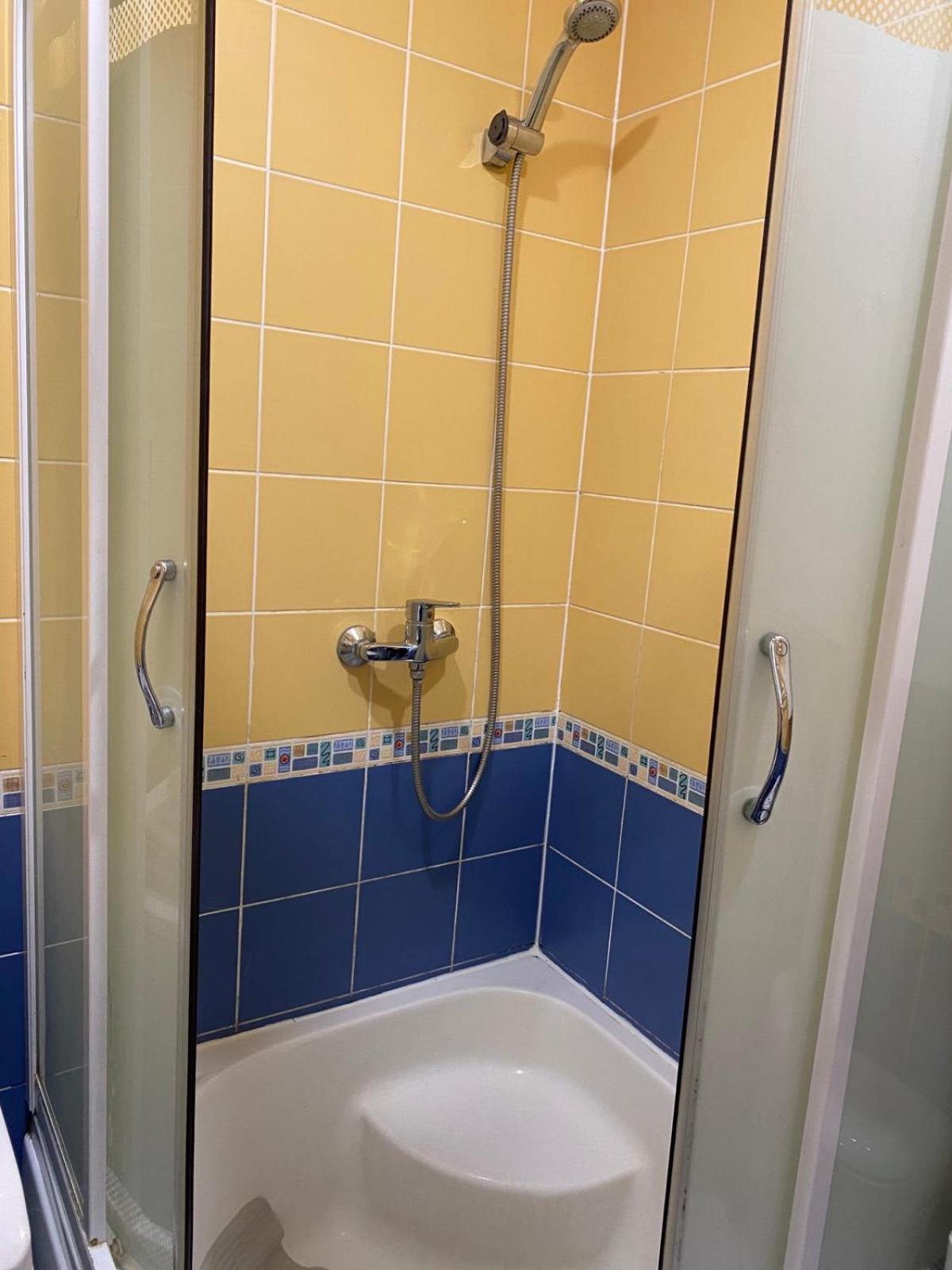 One-Bedroom Apartment - Photo 2