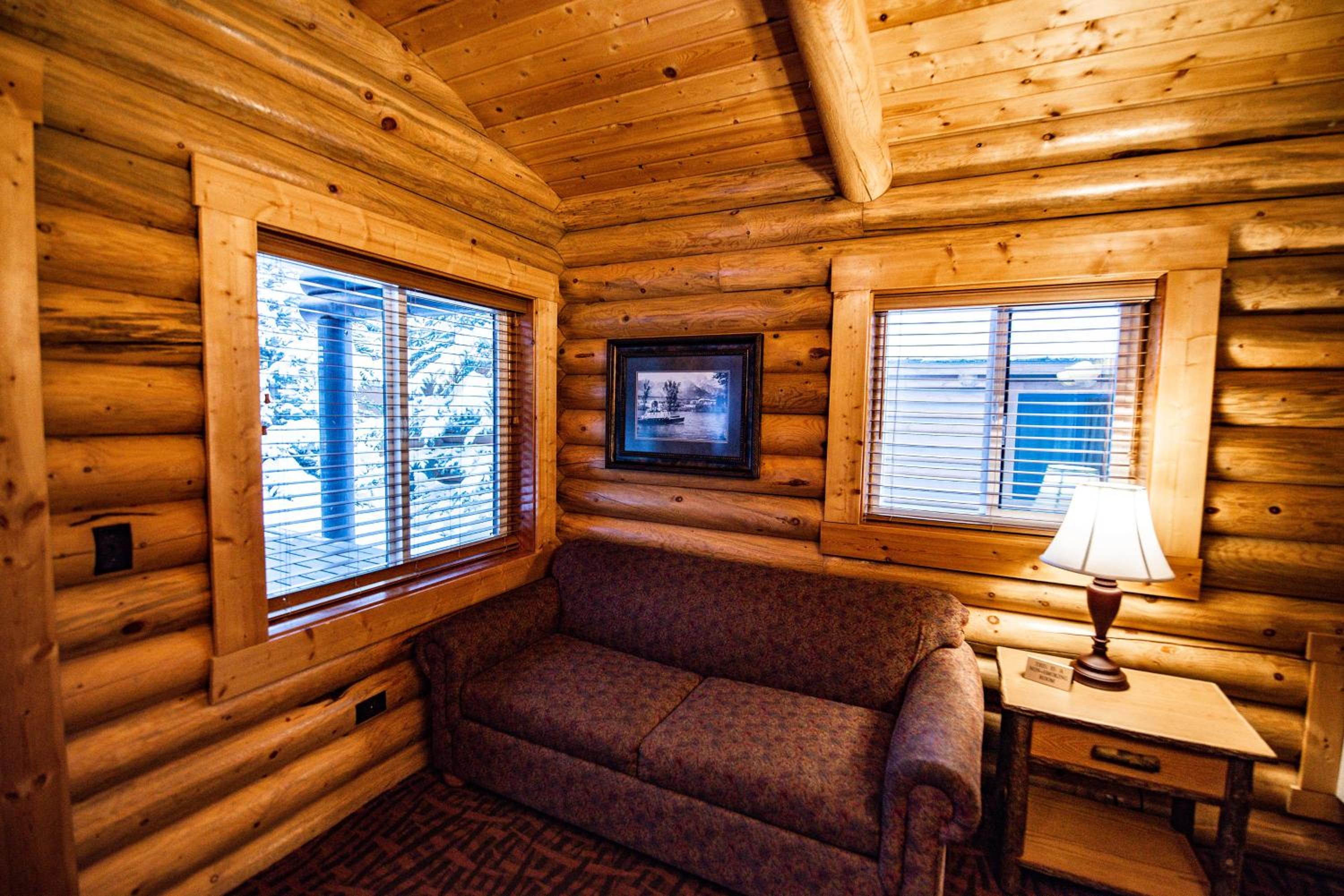 Log Cabin with two queen beds  - Photo 5