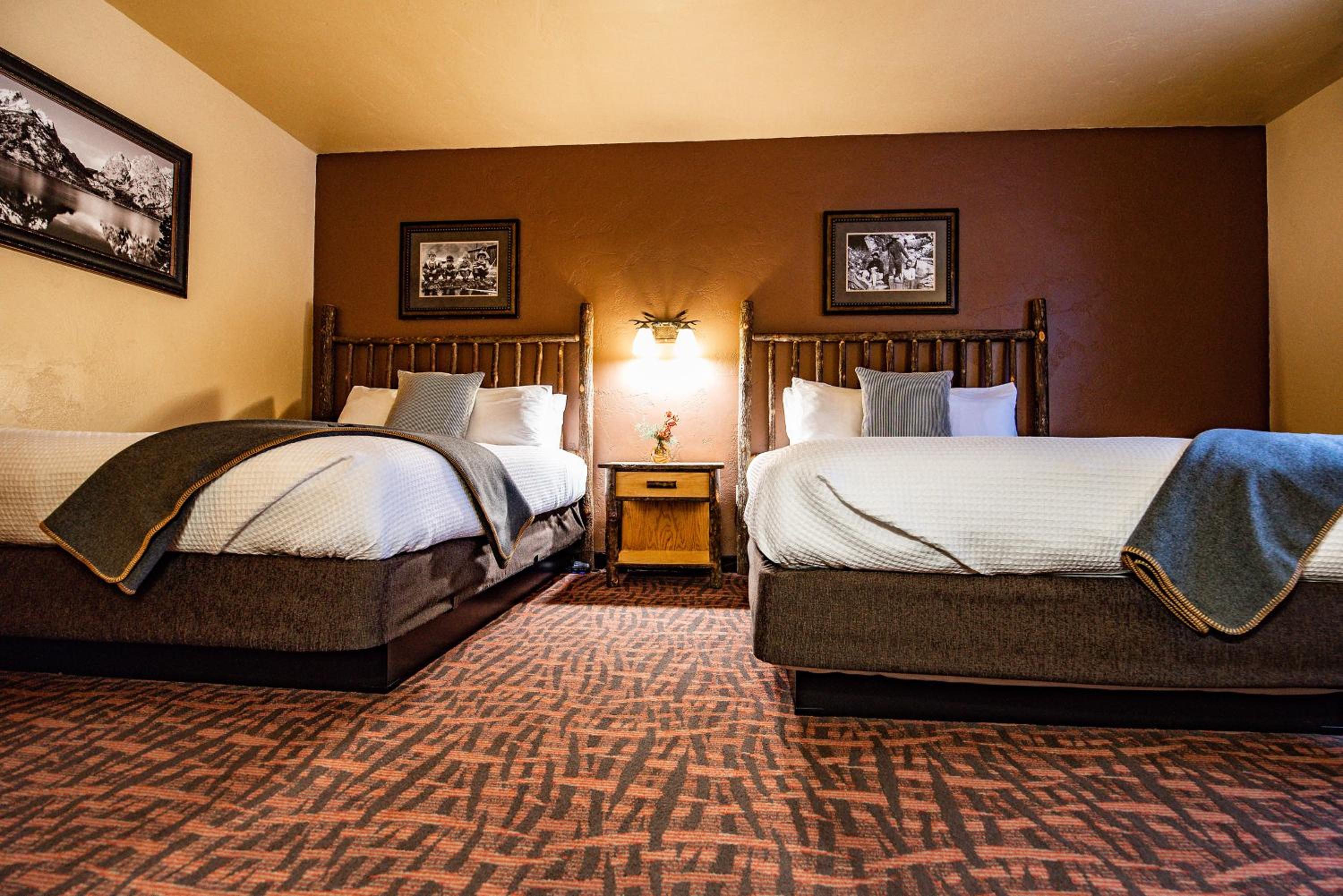 Standard Room with Two Queen Beds photo 1