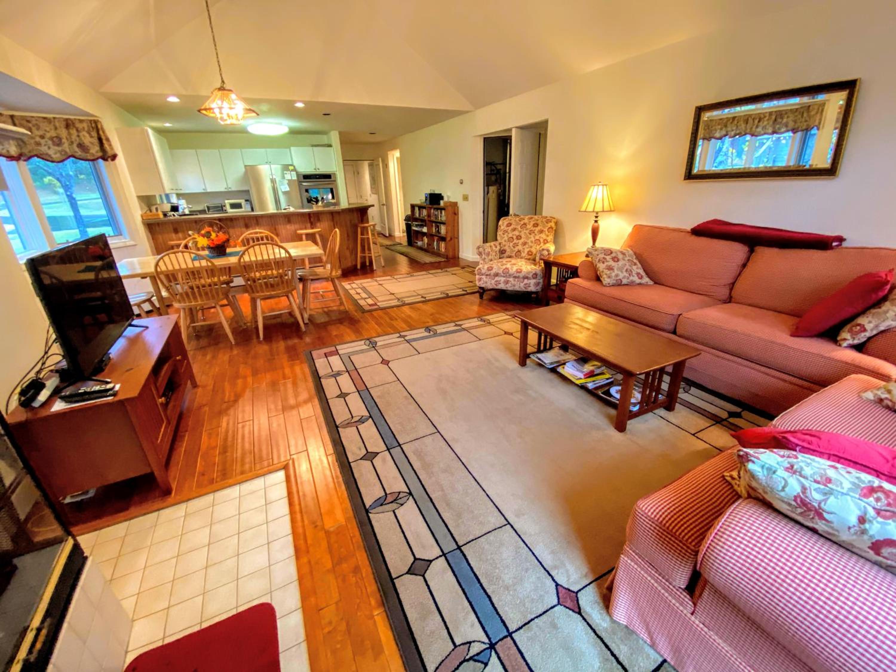 Three-Bedroom Villa - Photo 7