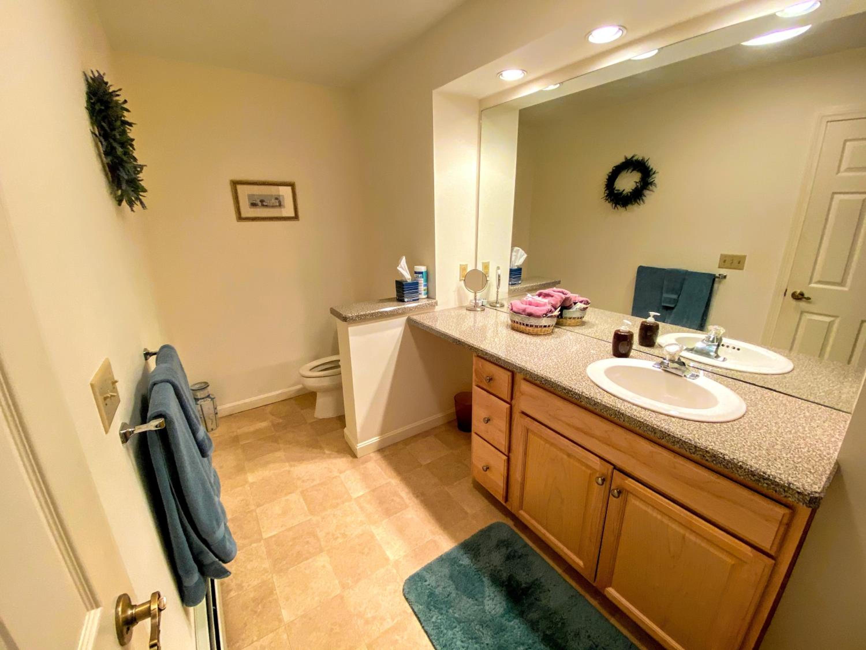 Three-Bedroom Villa - Photo 4