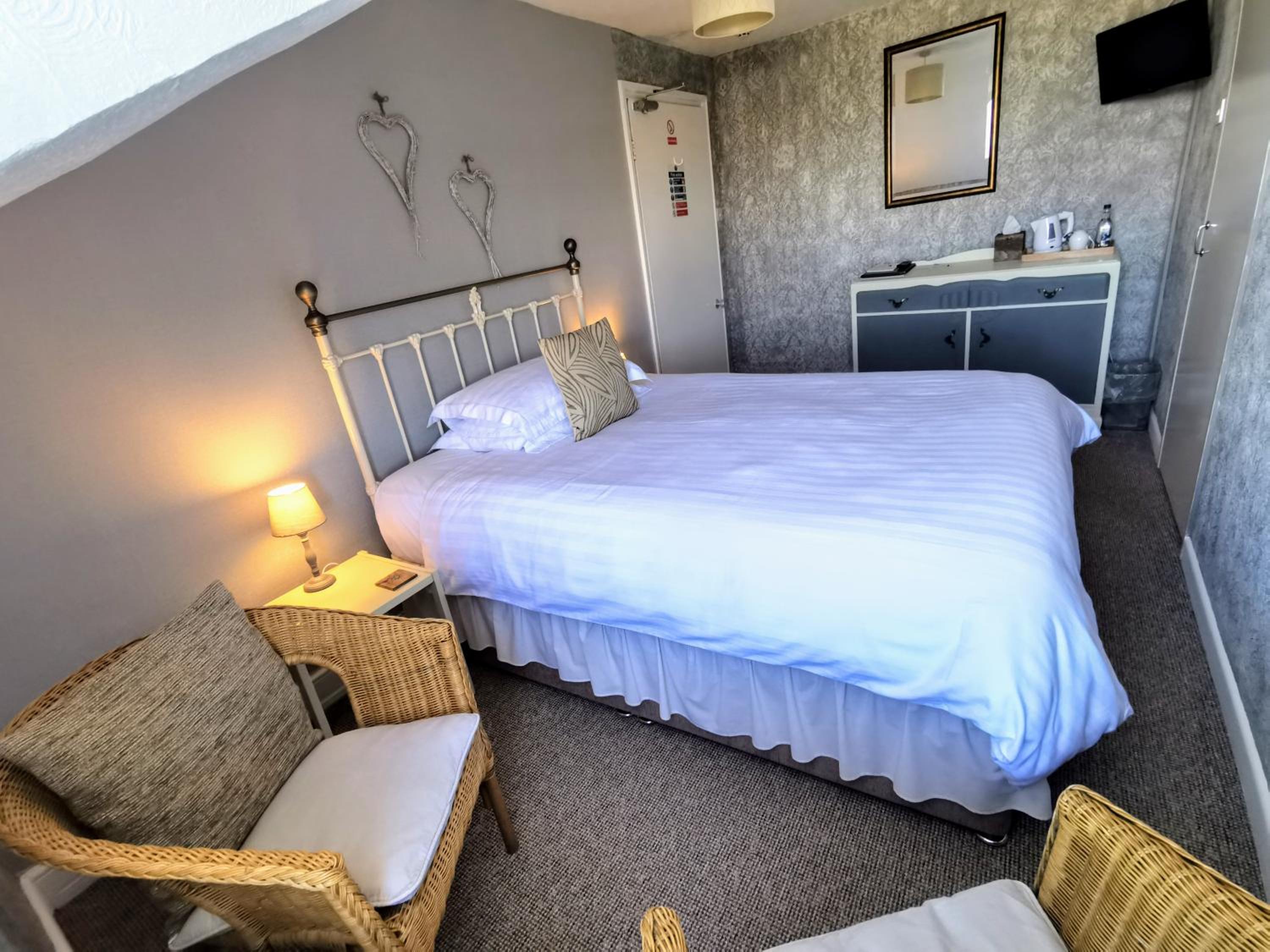 Budget Double Room photo 3