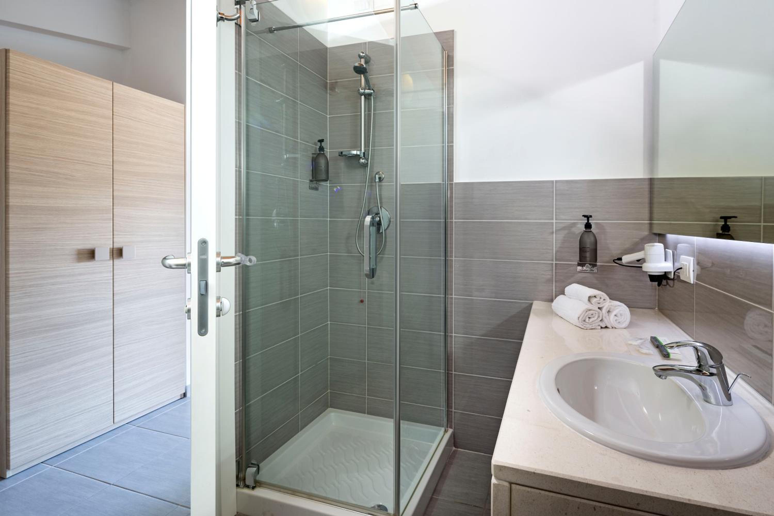 Double Room - Photo 2
