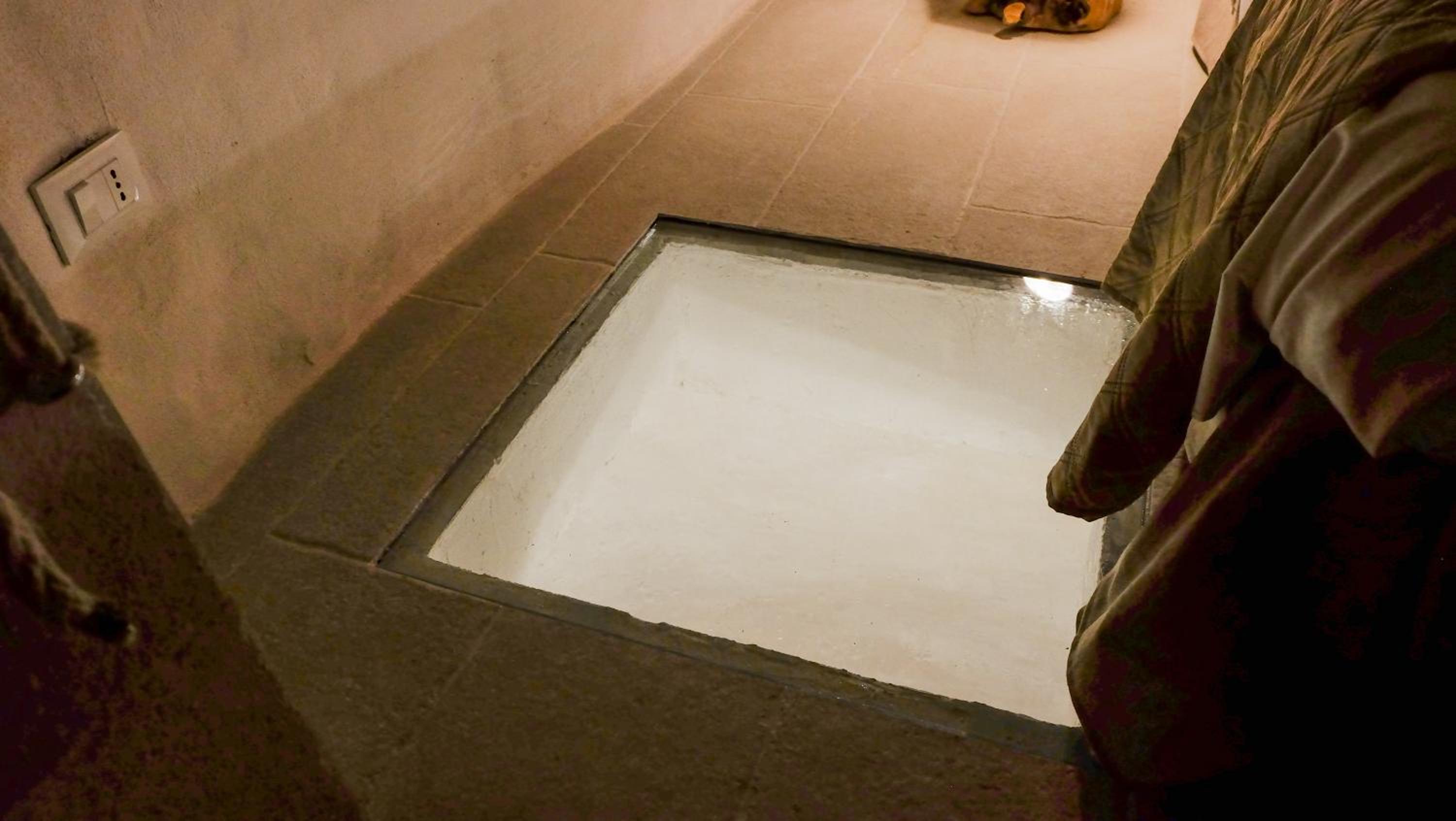 Deluxe Suite with Spa Bath - Photo 14