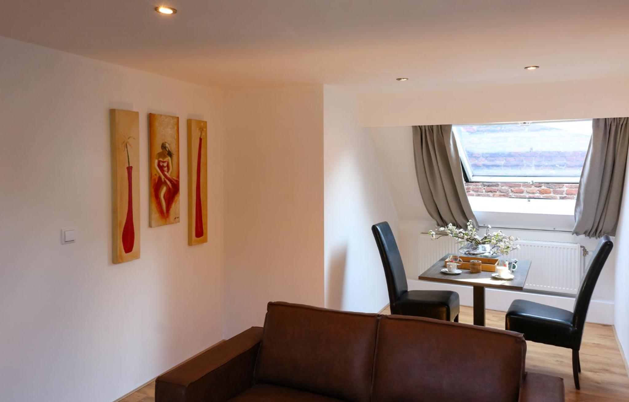 Deluxe King Room - Photo 3