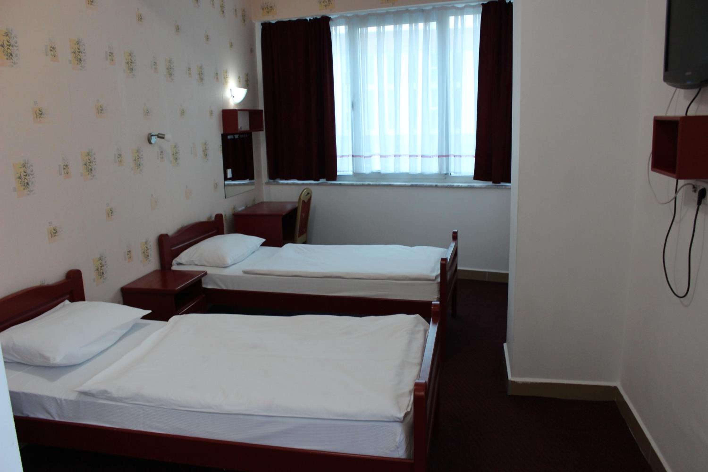 Twin Room - Photo 1
