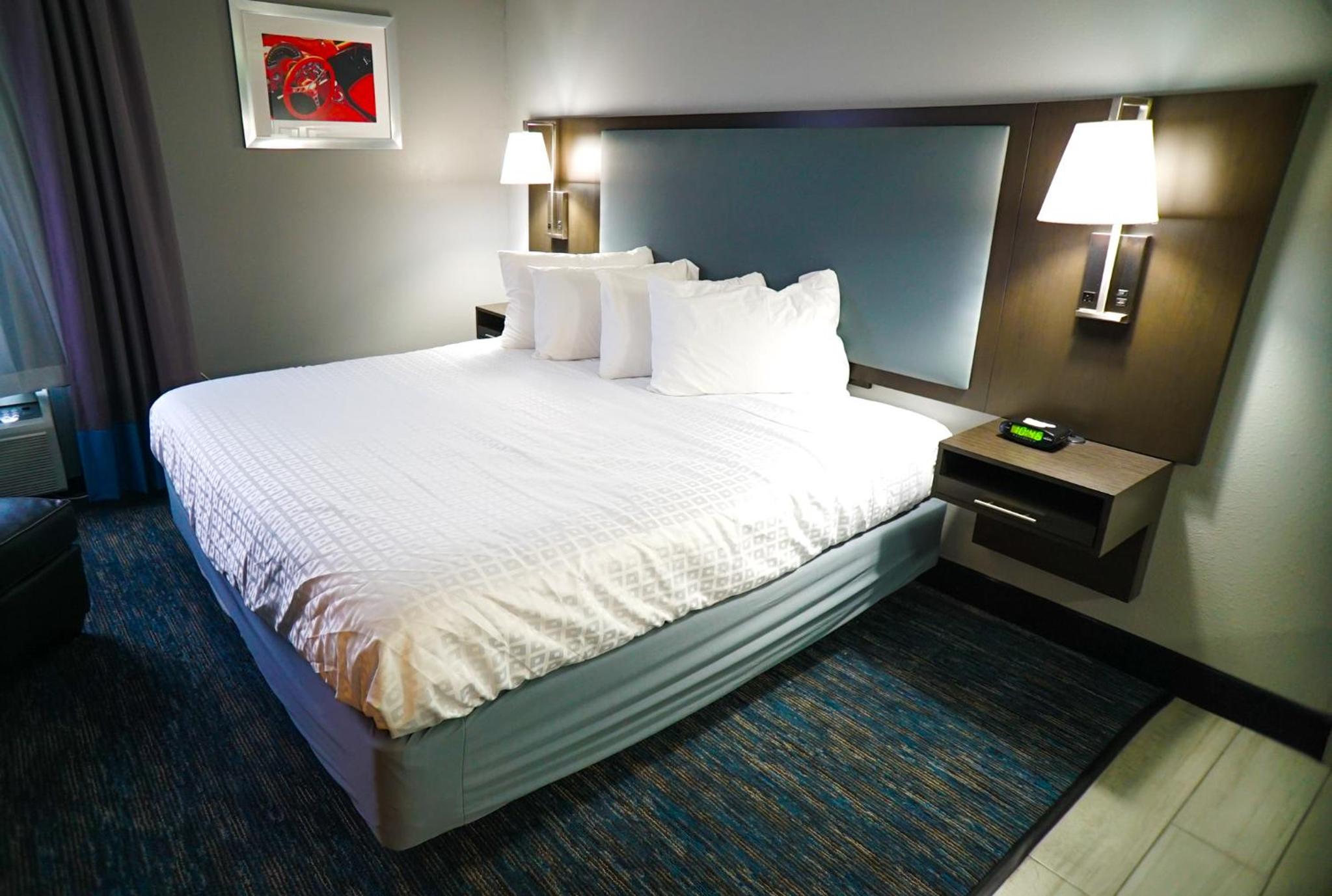 Executive King Room - Non-Smoking - Photo 2
