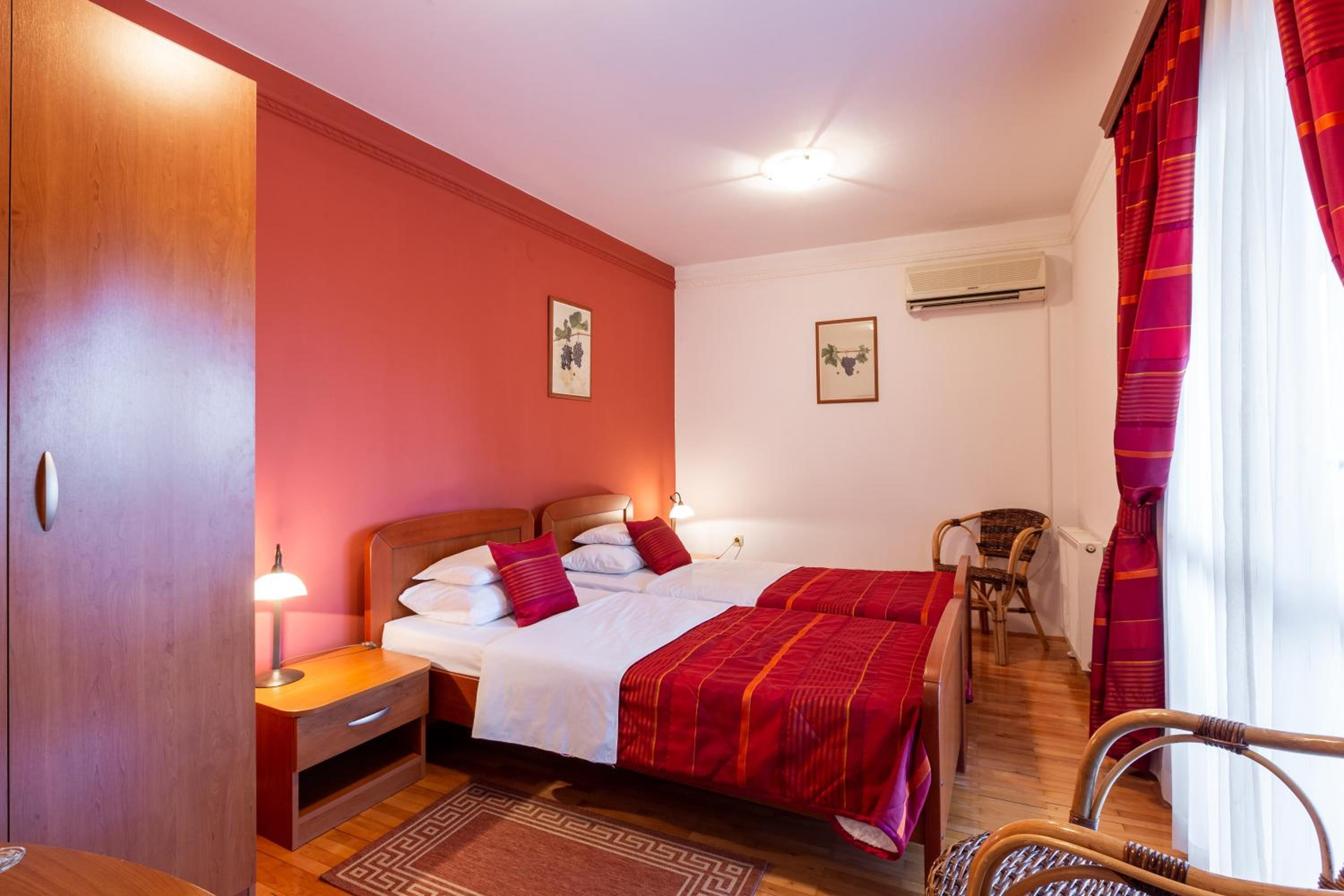 Double or Twin Room - Photo 1