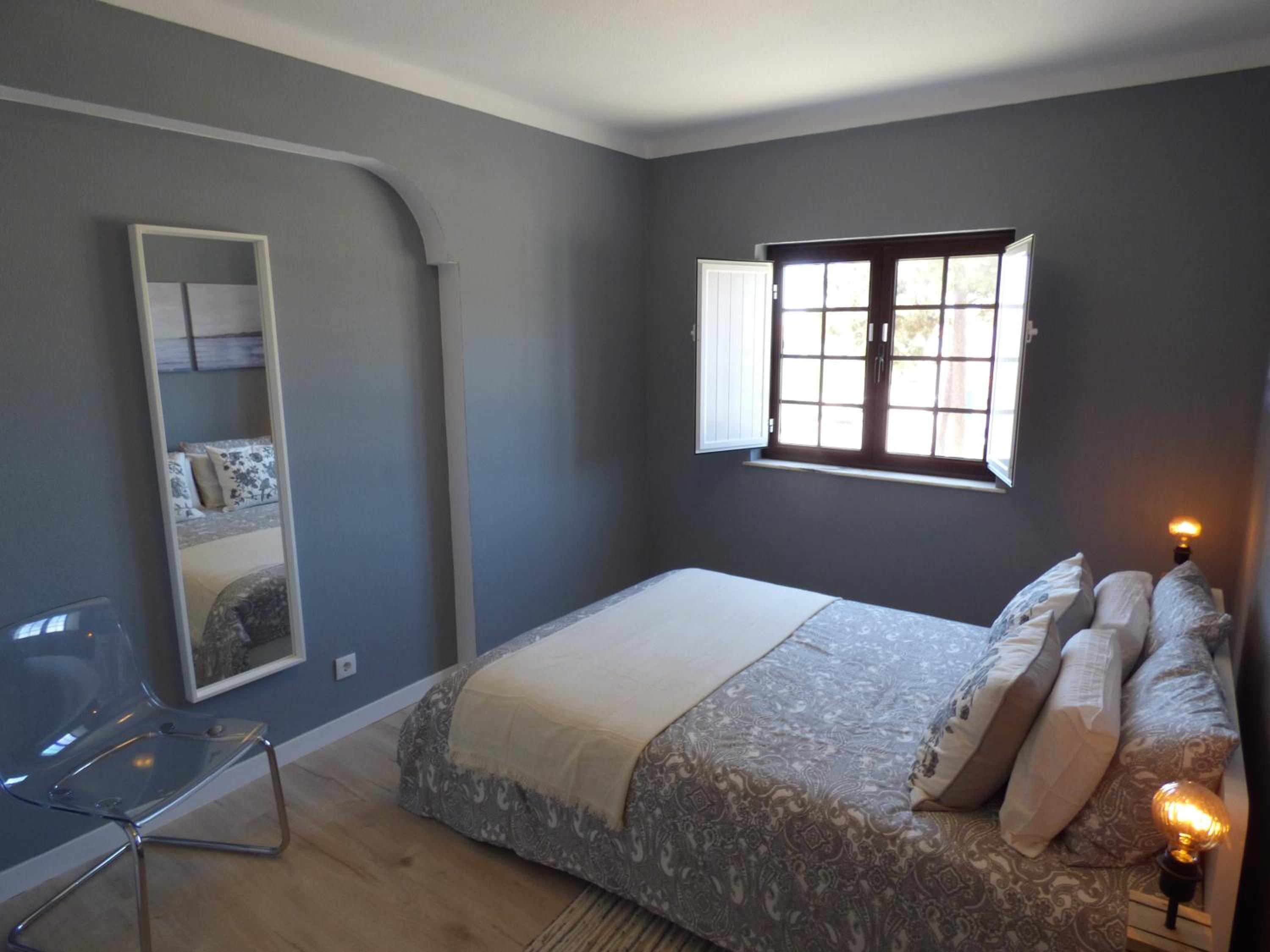 Two-Bedroom Apartment - Photo 2