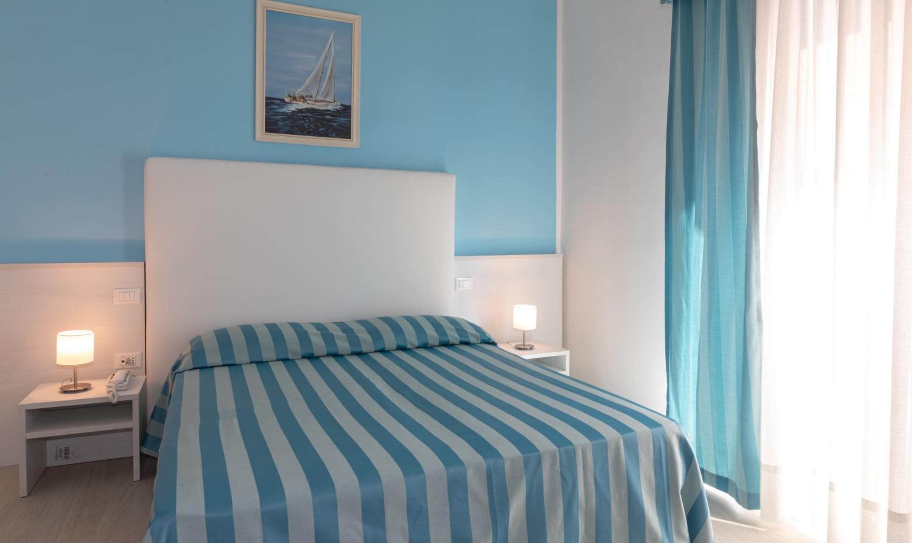 Double or Twin Room with Terrace photo 2