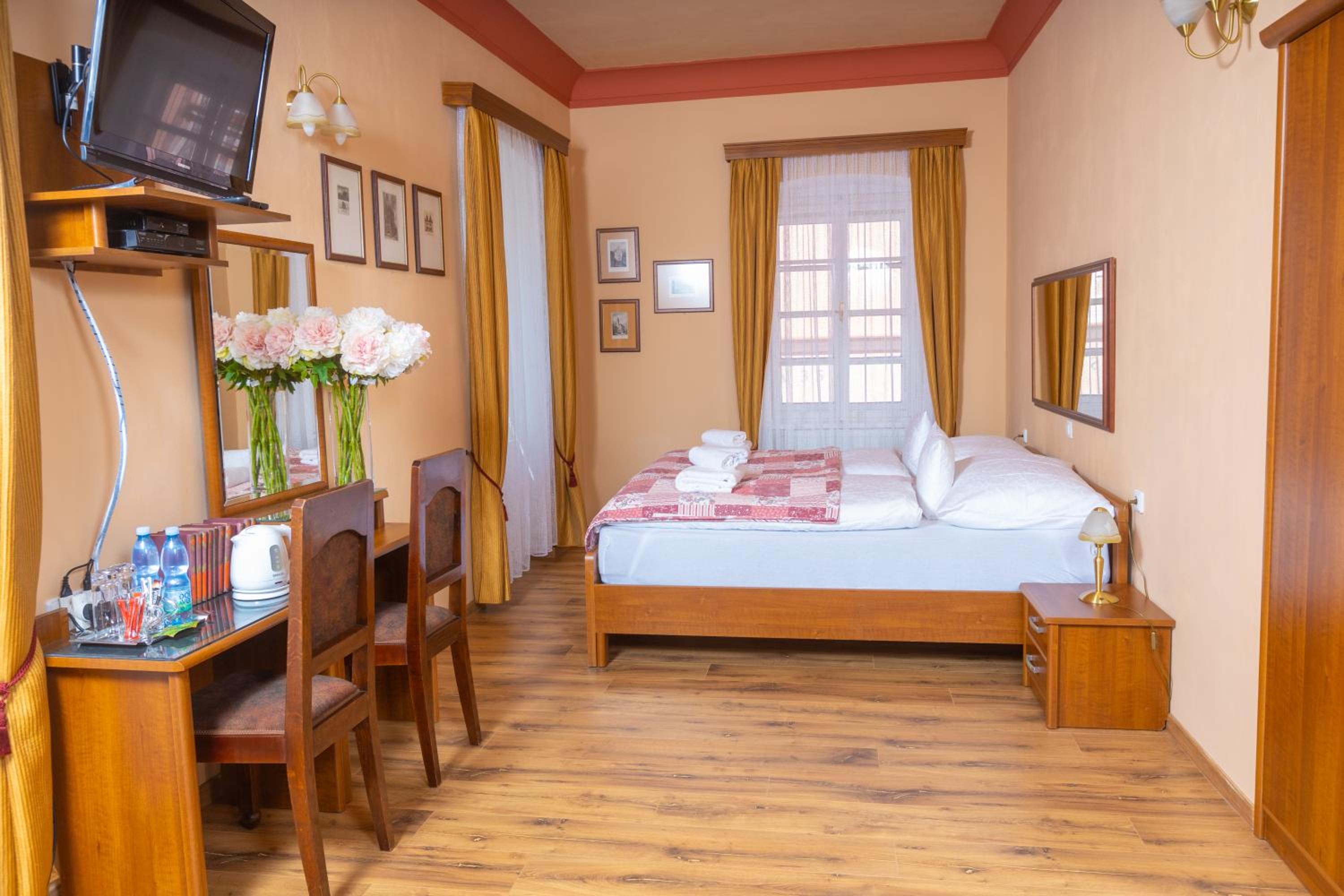 Deluxe Double Room with Bath