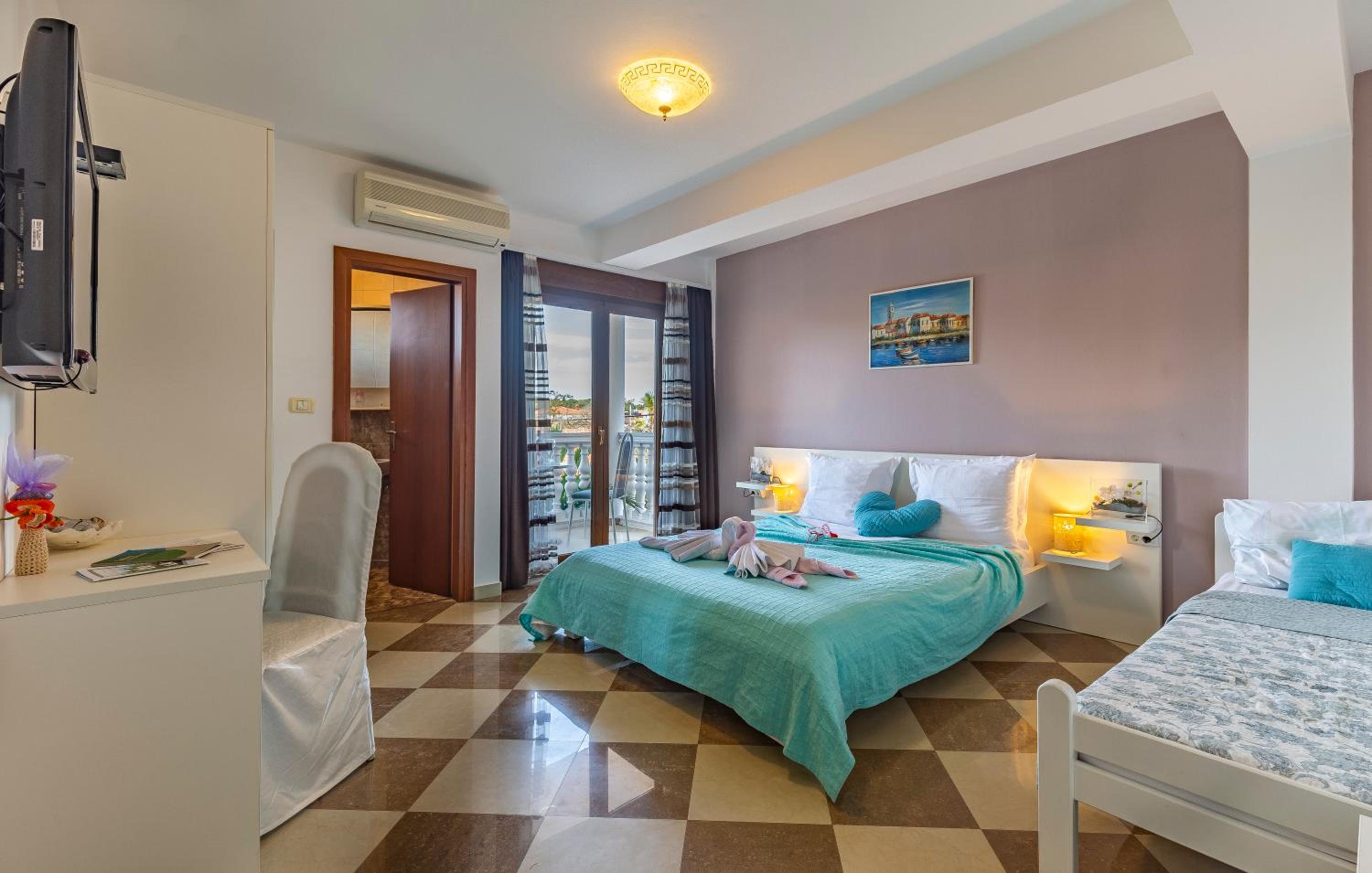 Double Room - Photo 1