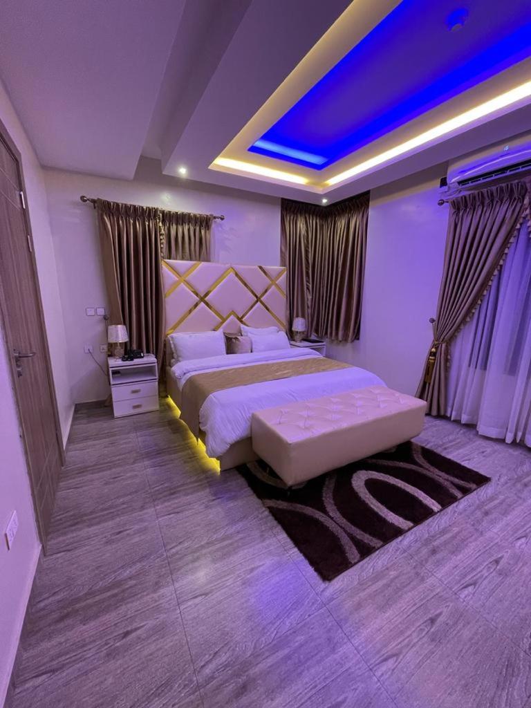 One-Bedroom Suite