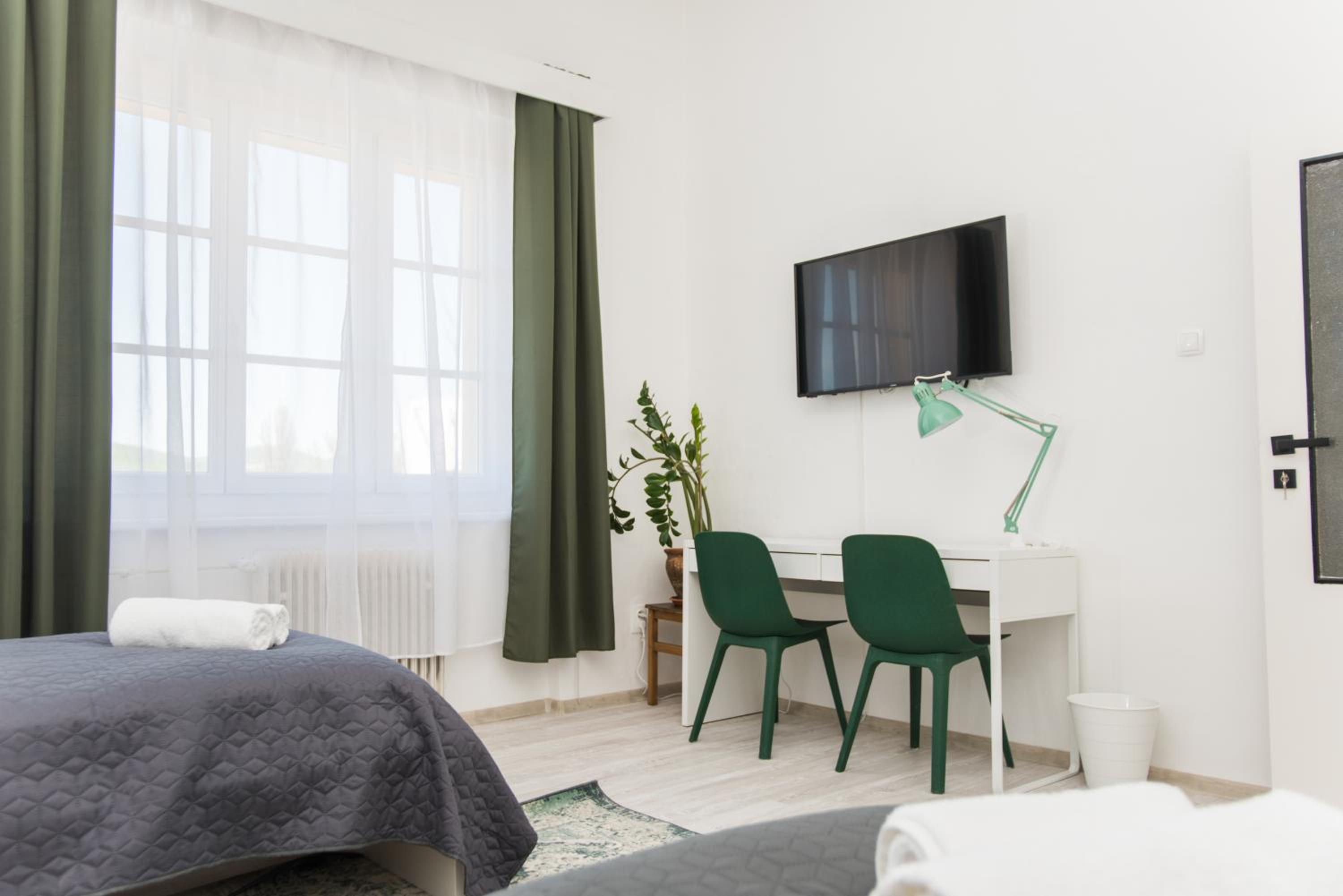 Twin Room - Photo 2