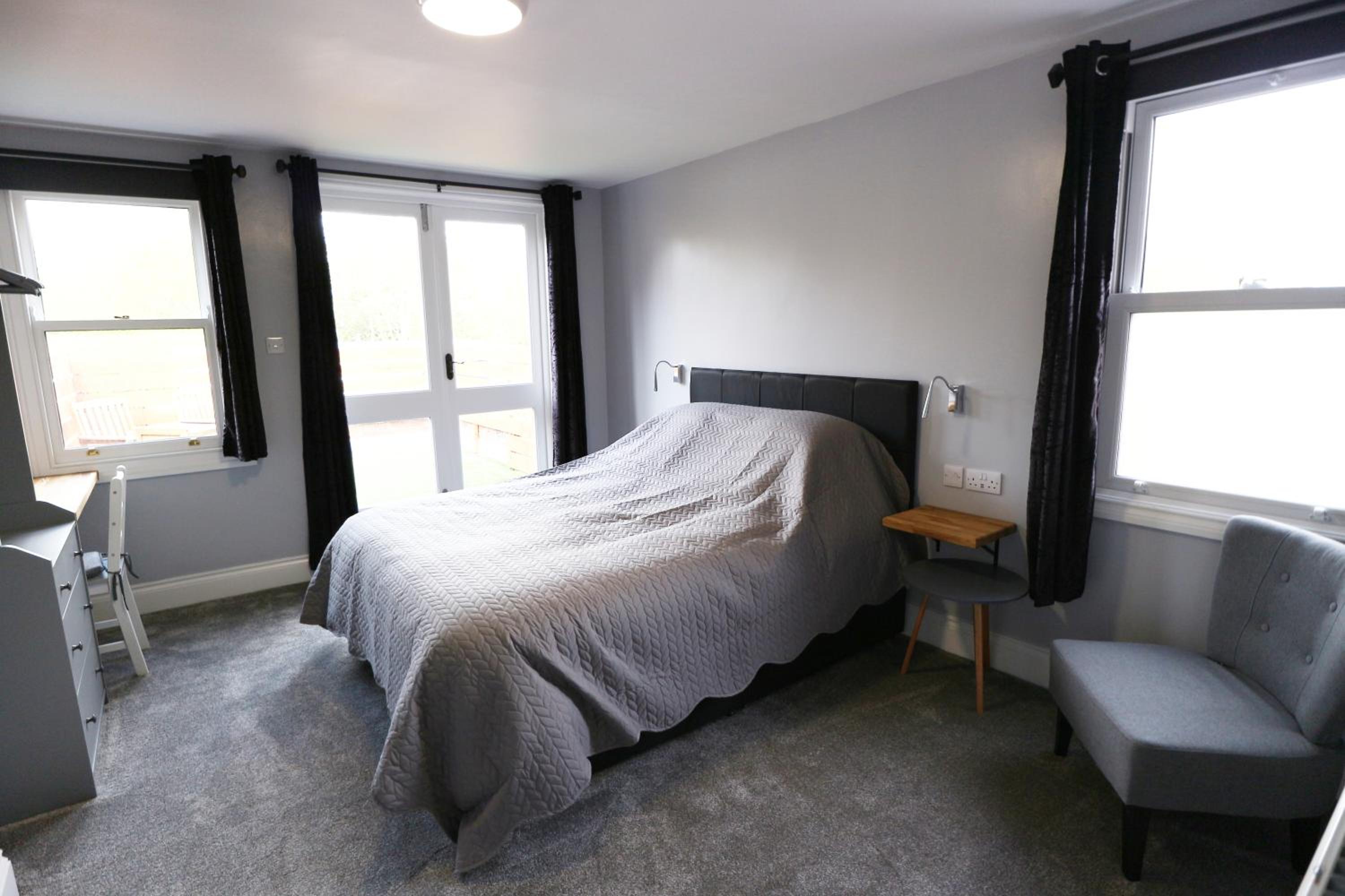 Deluxe Double Room with Balcony - Photo 2