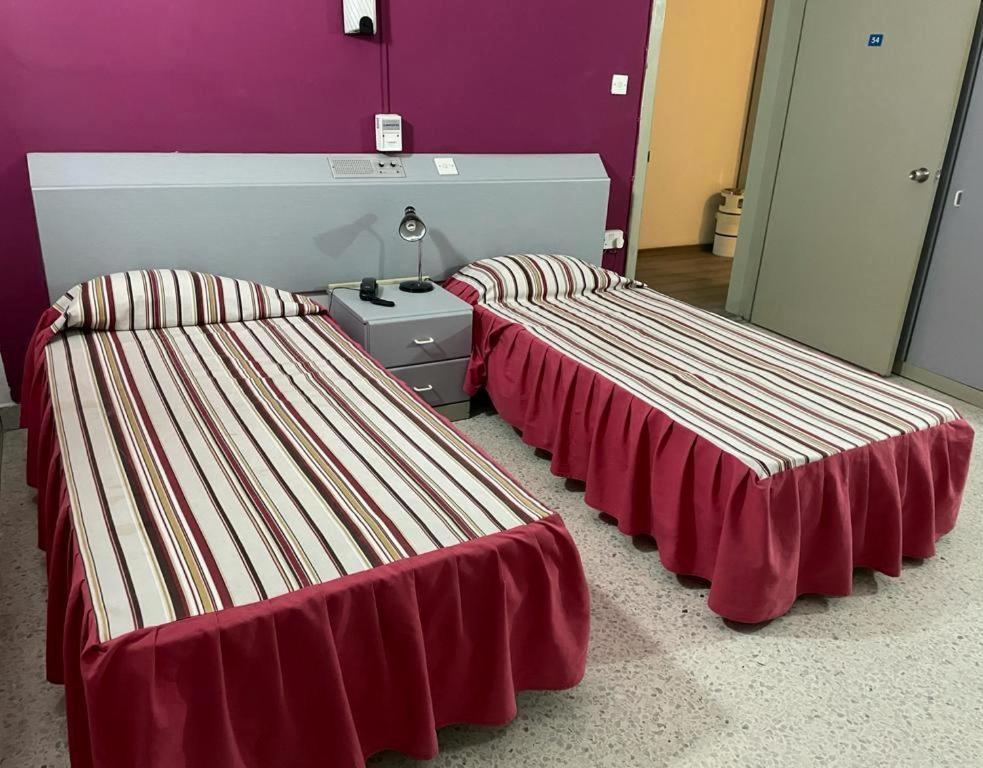 Double or Twin Room with Sea View - Photo 12