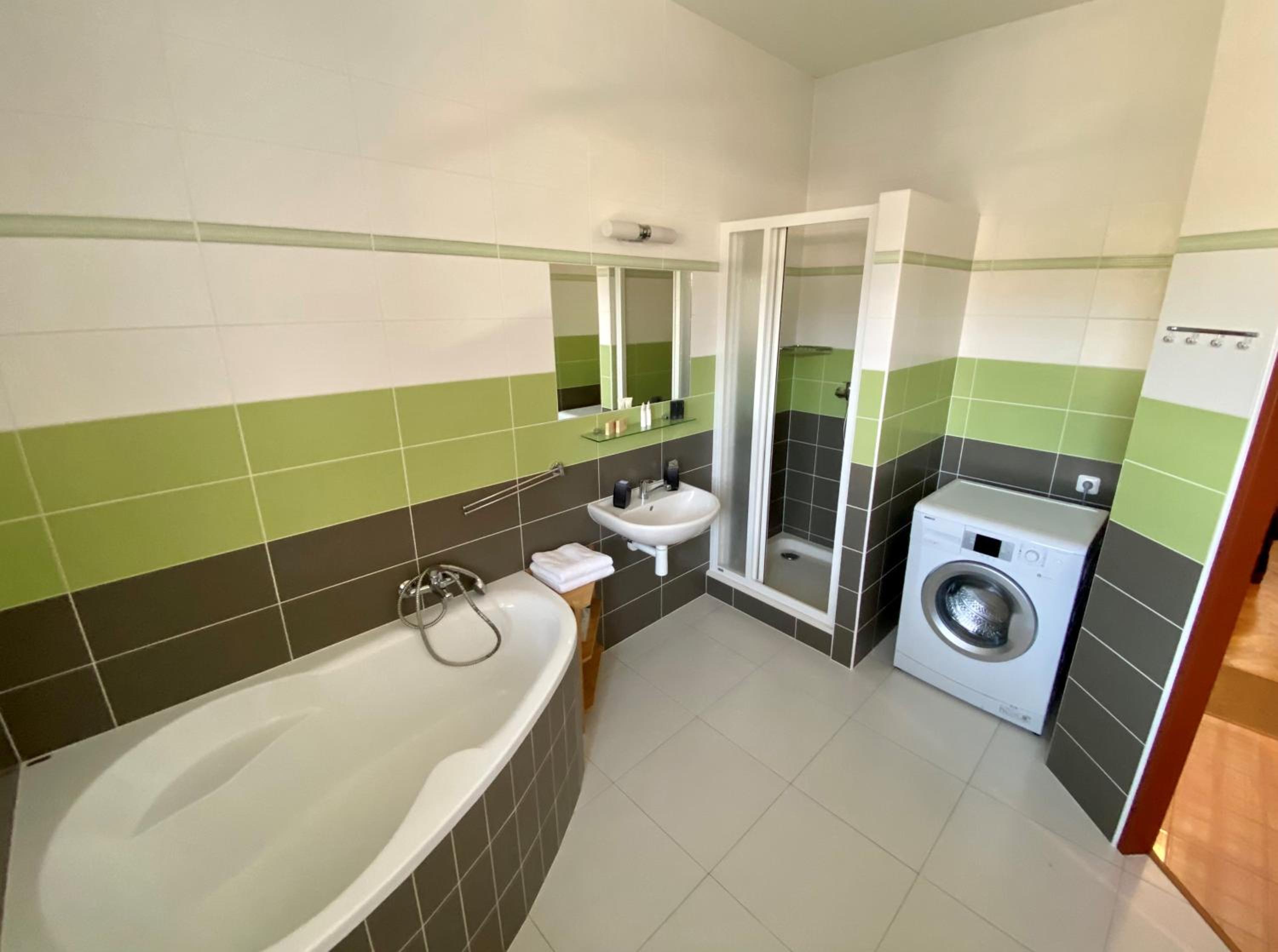 Apartment - Photo 3