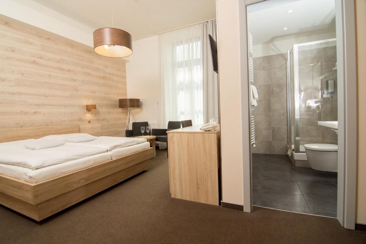 Standard Double Room - Photo 4