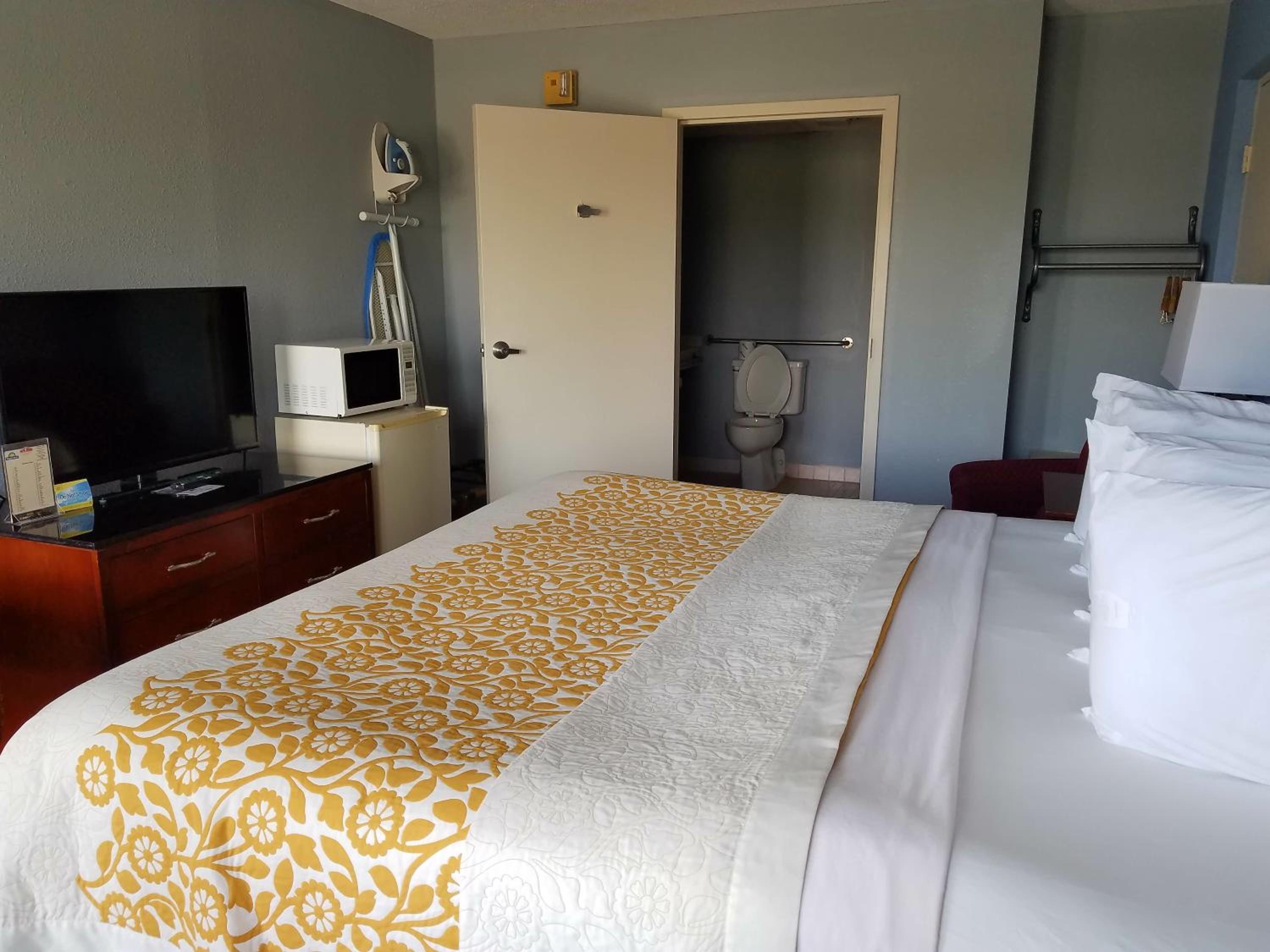 King Room - Non-Smoking