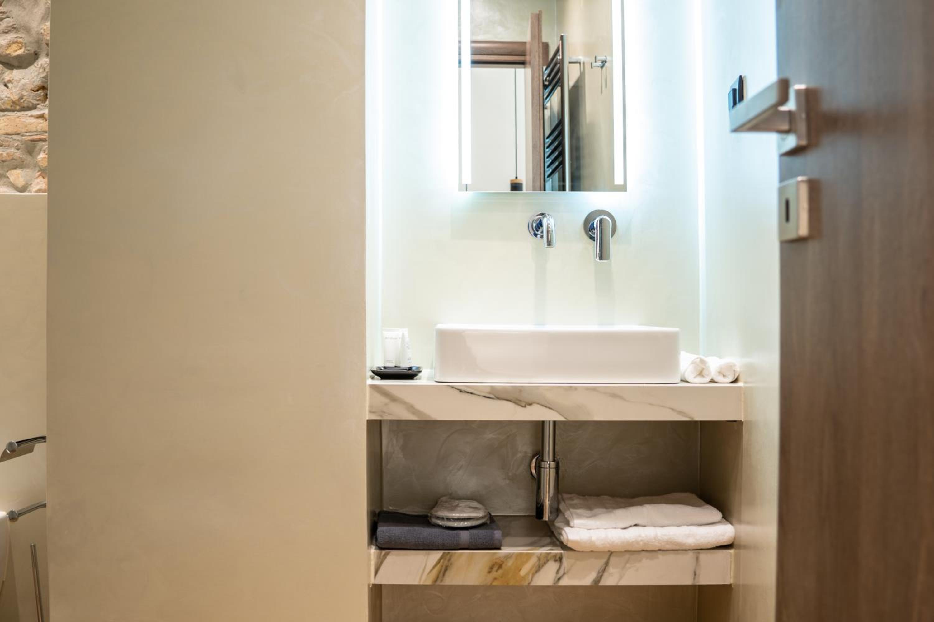 Superior Double or Twin Room with Garden View photo 3