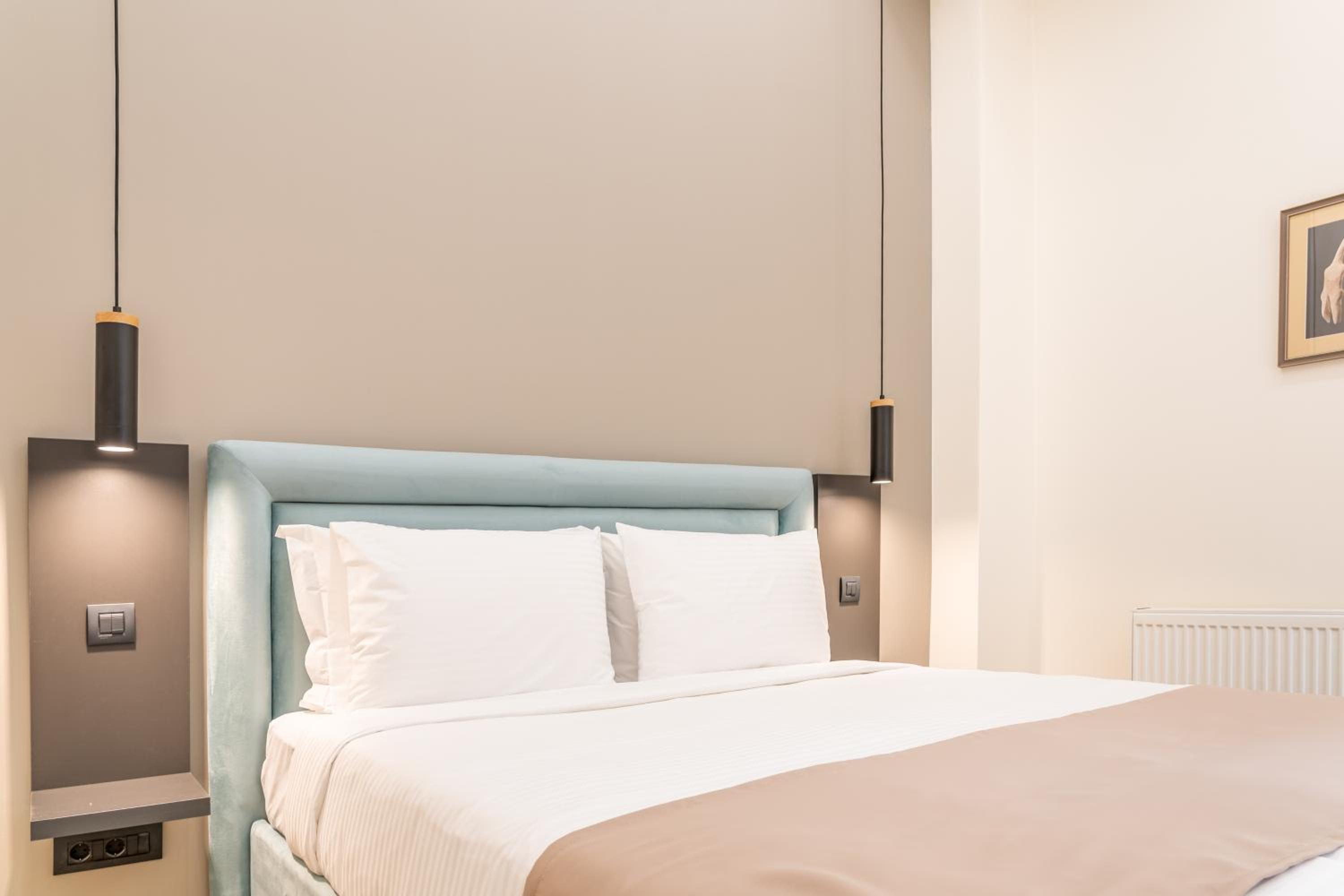 Deluxe Double Room with Balcony photo 2
