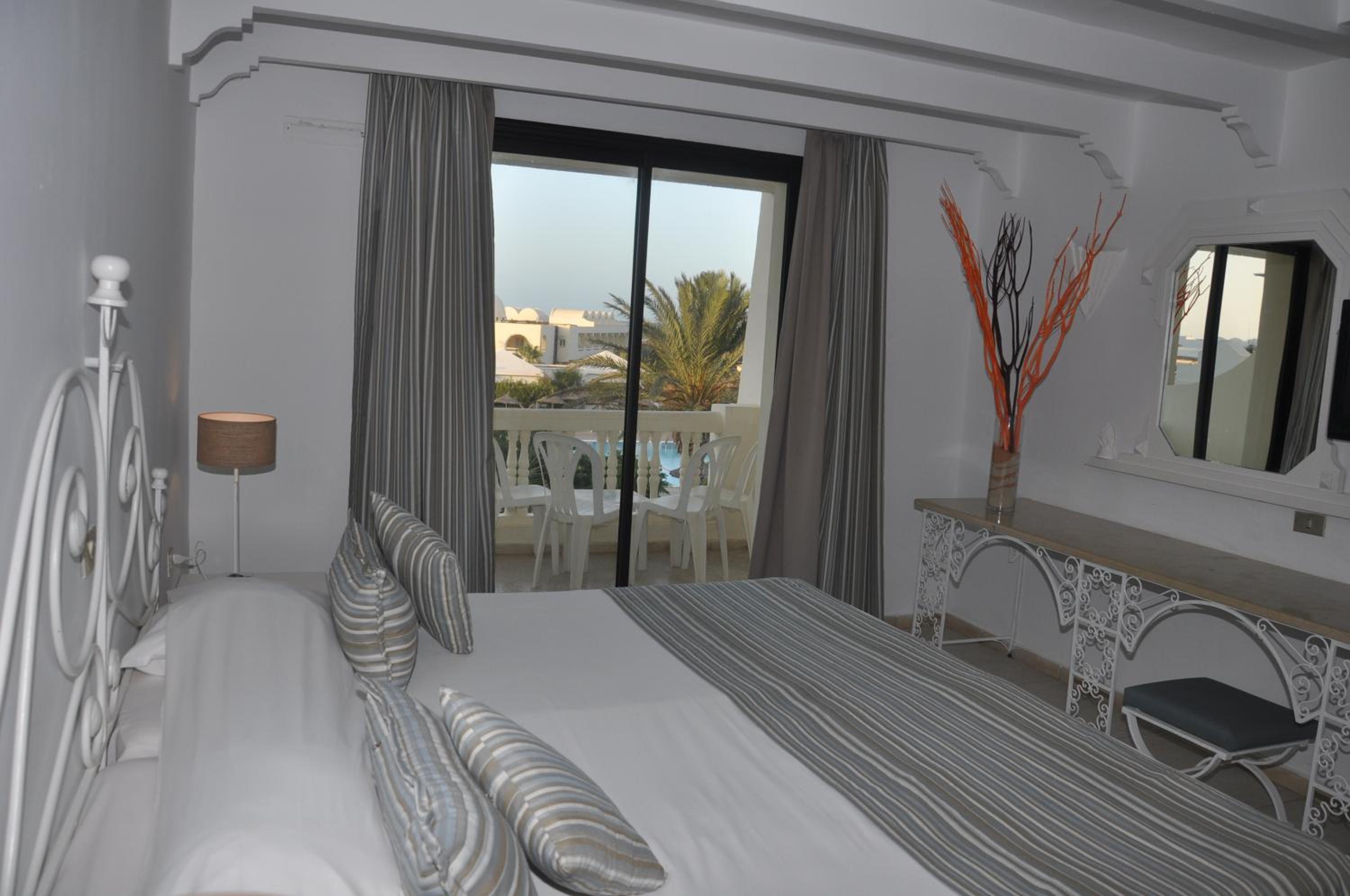 Standard Double Room - Photo 2
