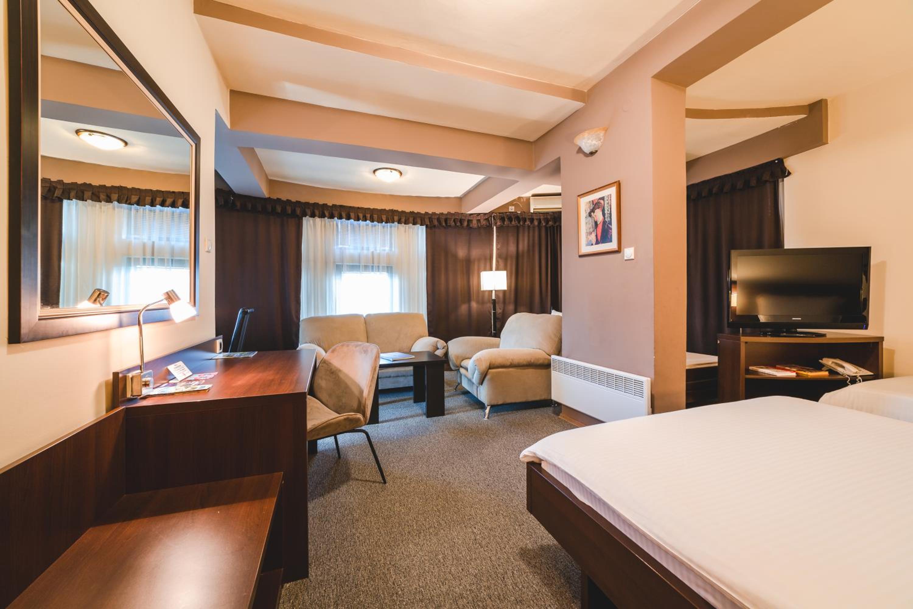 Comfort Suite - Photo 1