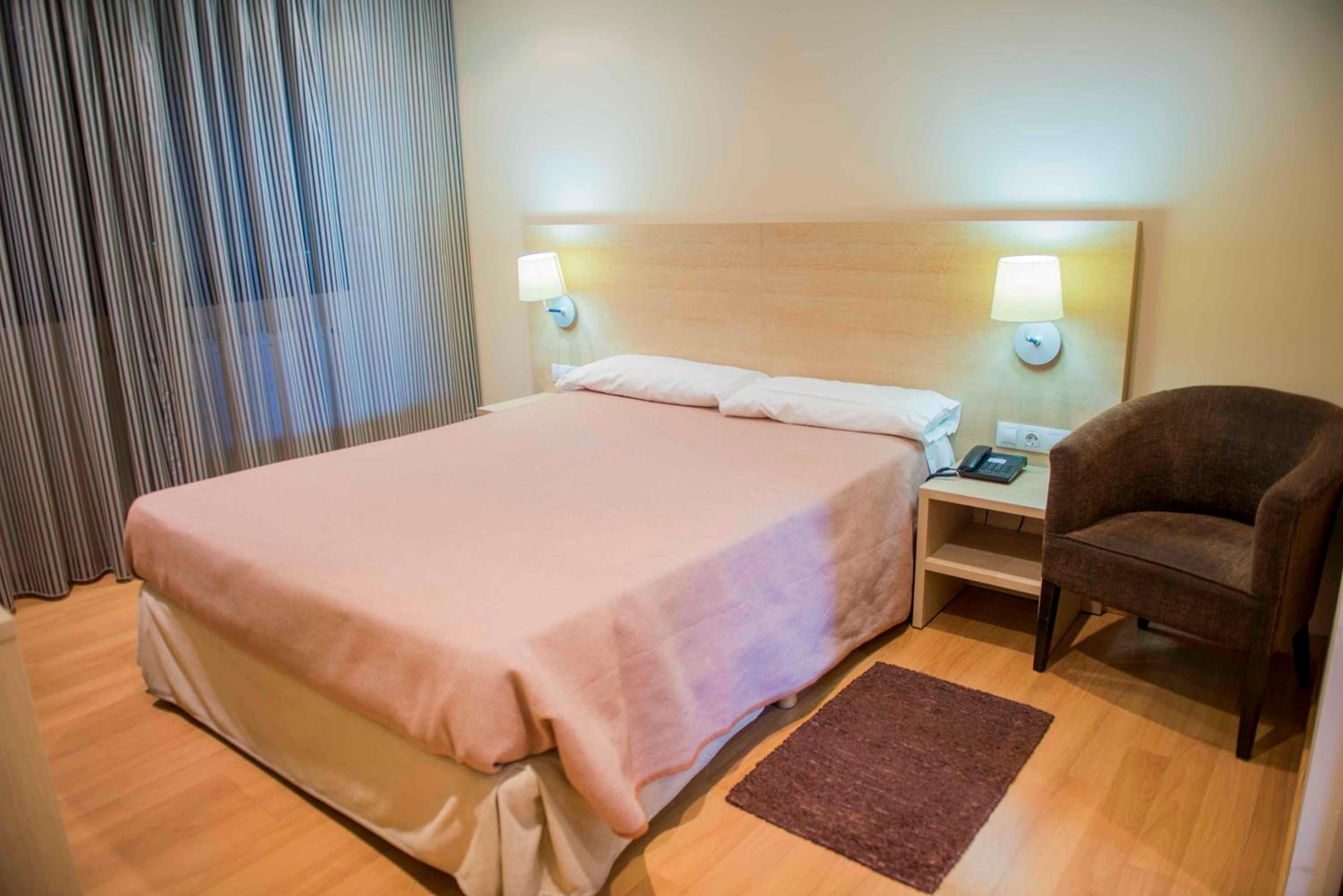Double Room - Photo 2