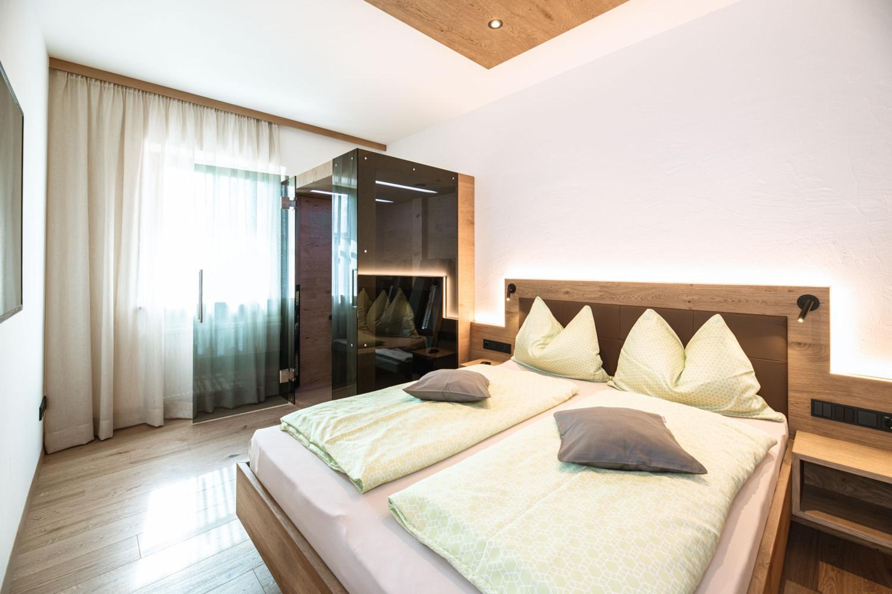 One-Bedroom Apartment with Patio