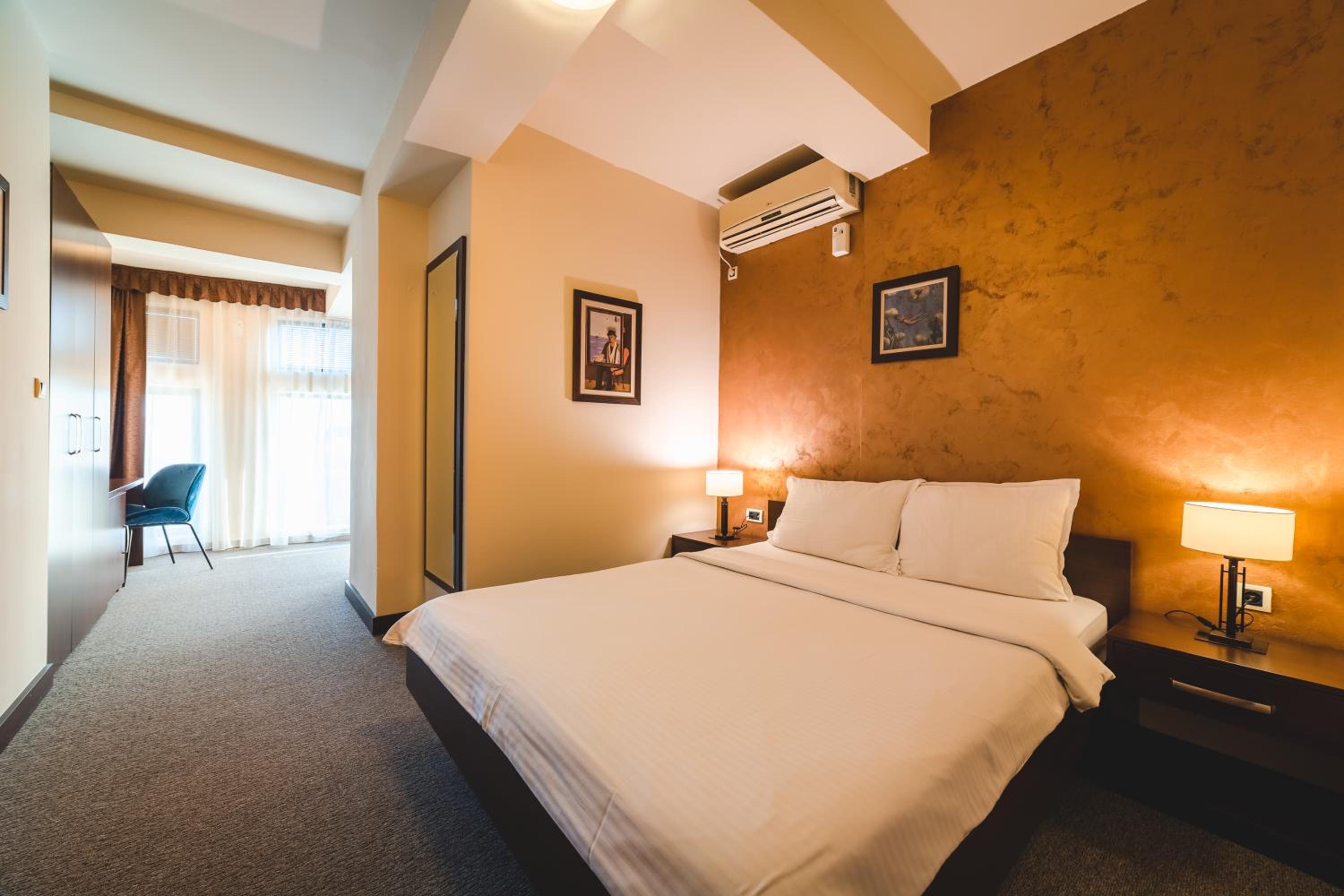 Single Room - Photo 1