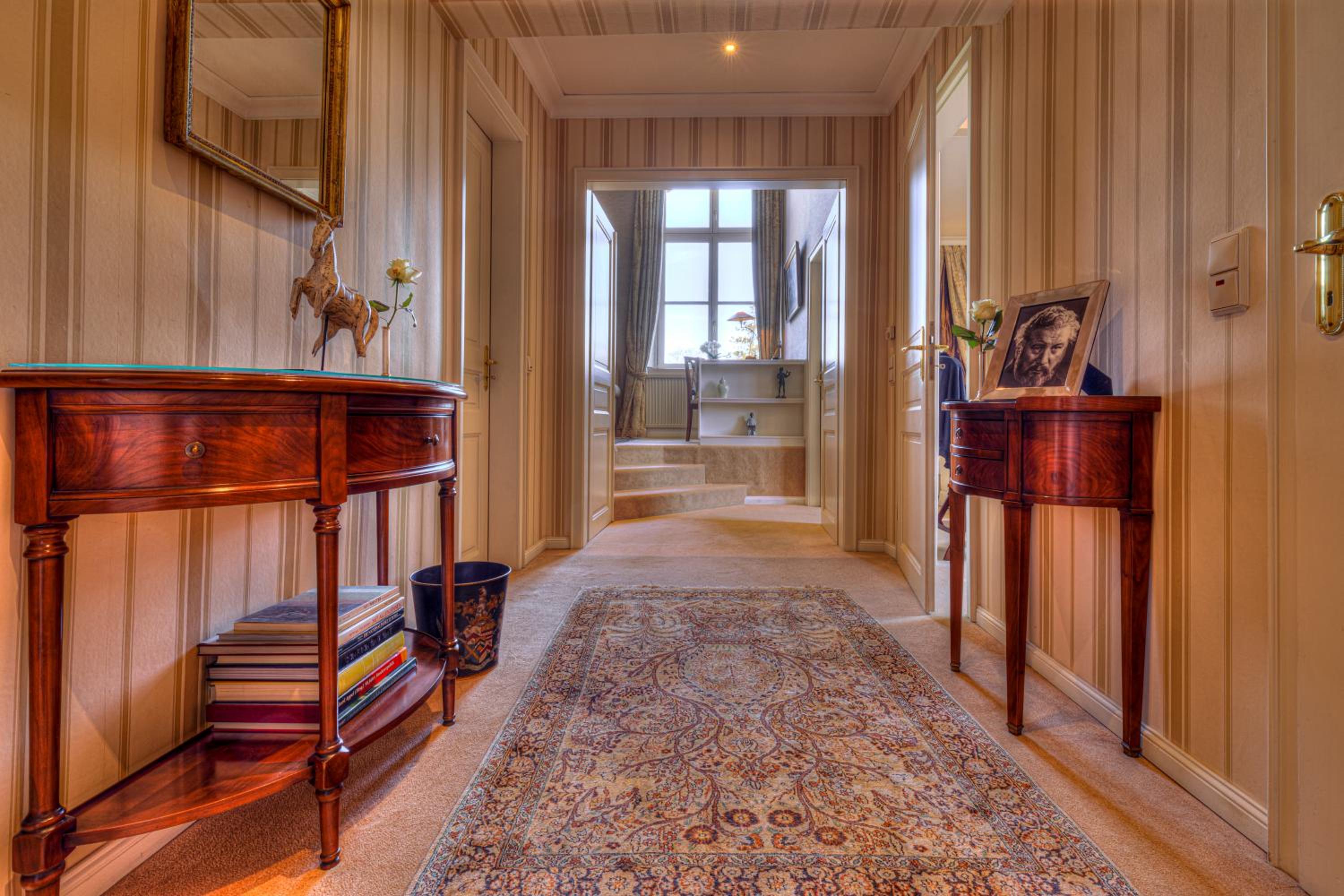 Suite - Photo 3