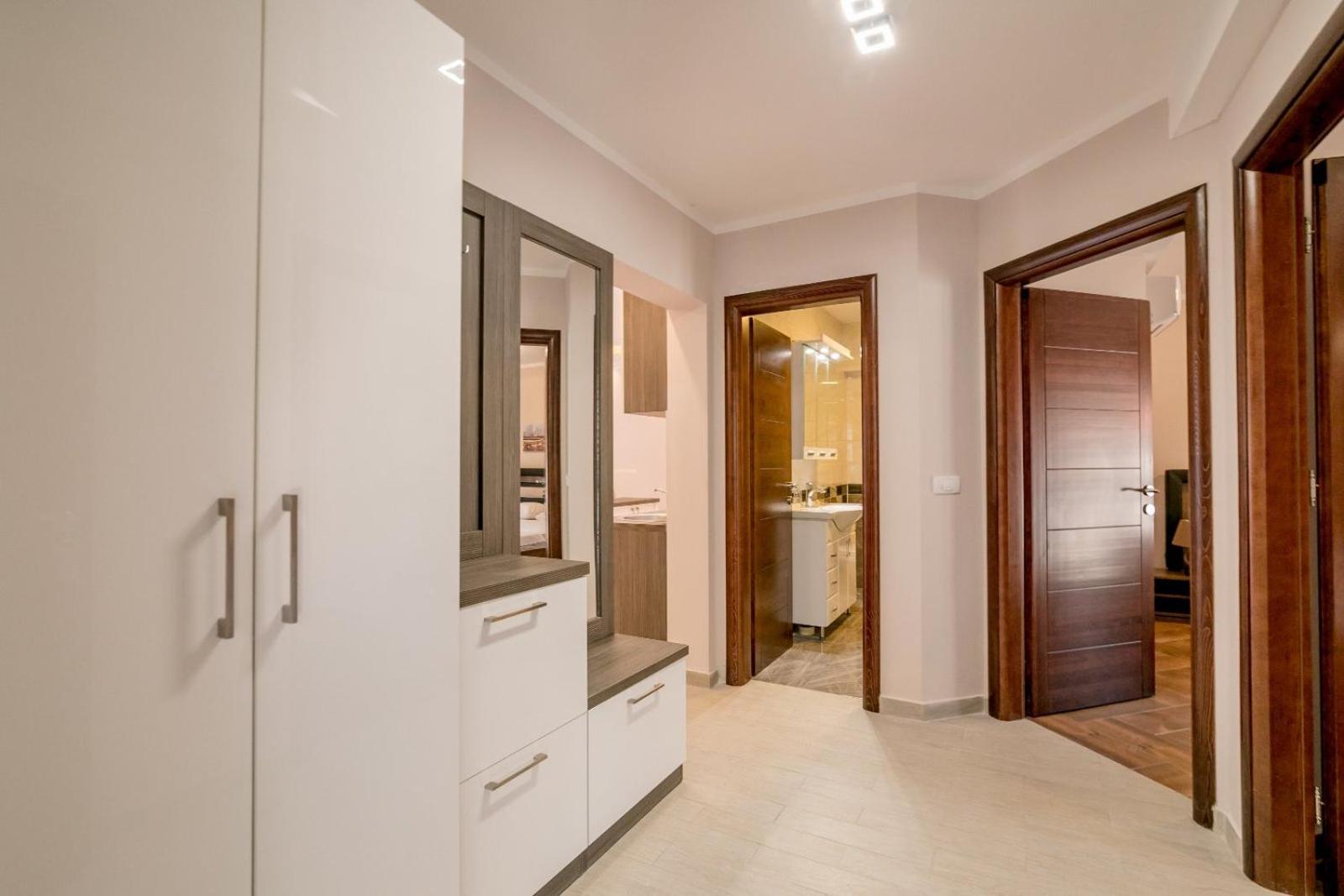 Apartment with Mountain View - Photo 10