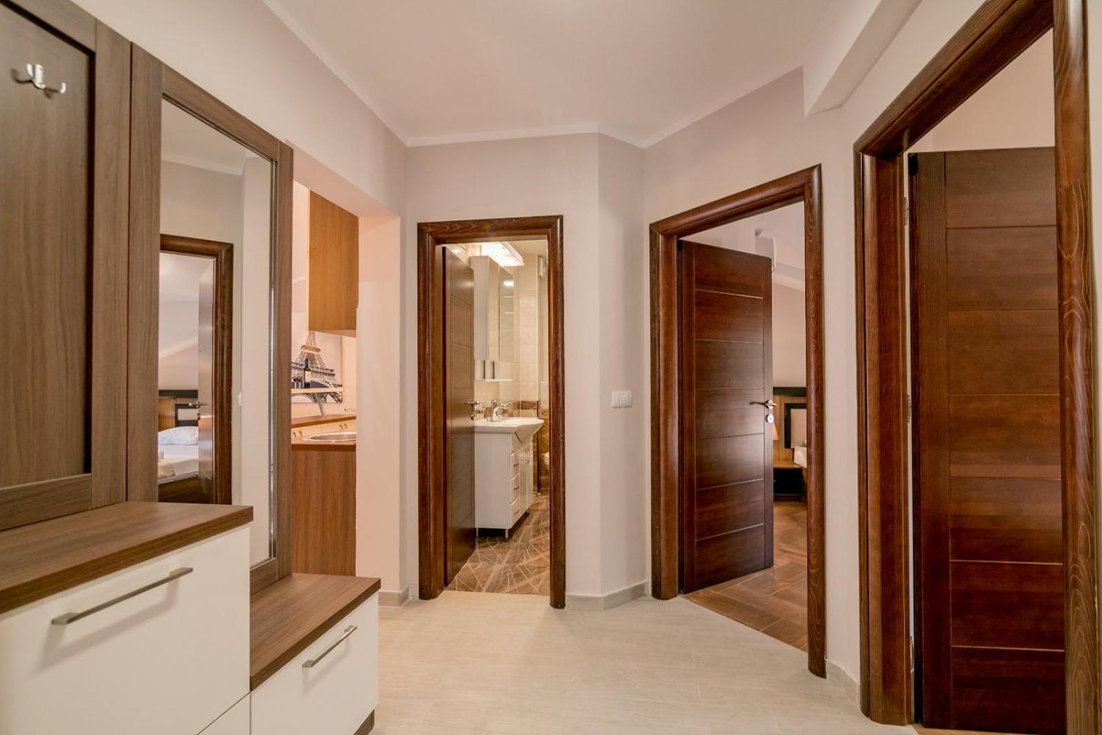 Apartment with Mountain View - Photo 13