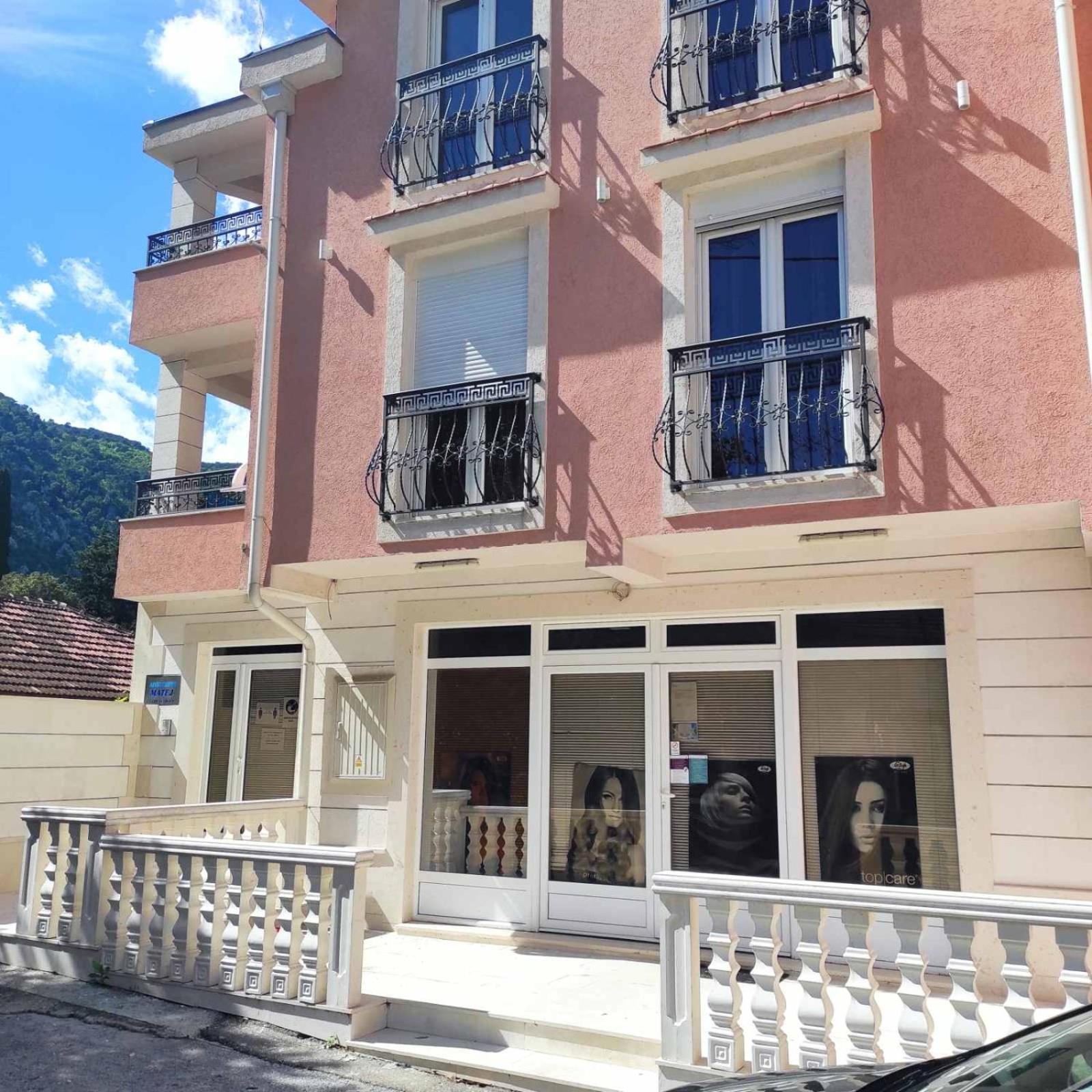 Apartment with Mountain View - Photo 19