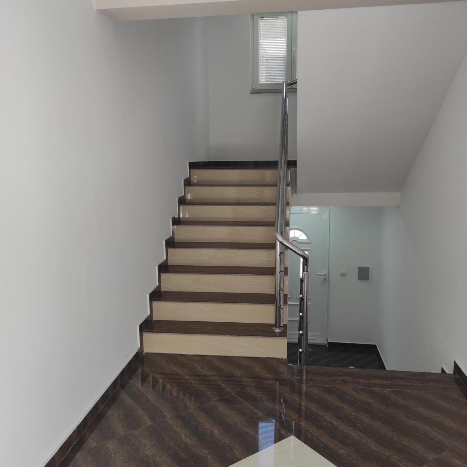 Apartment with Mountain View - Photo 22