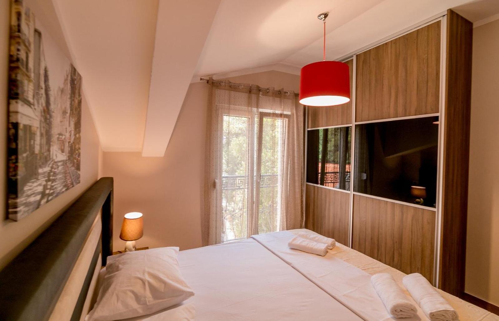 Apartment with Mountain View - Photo 24
