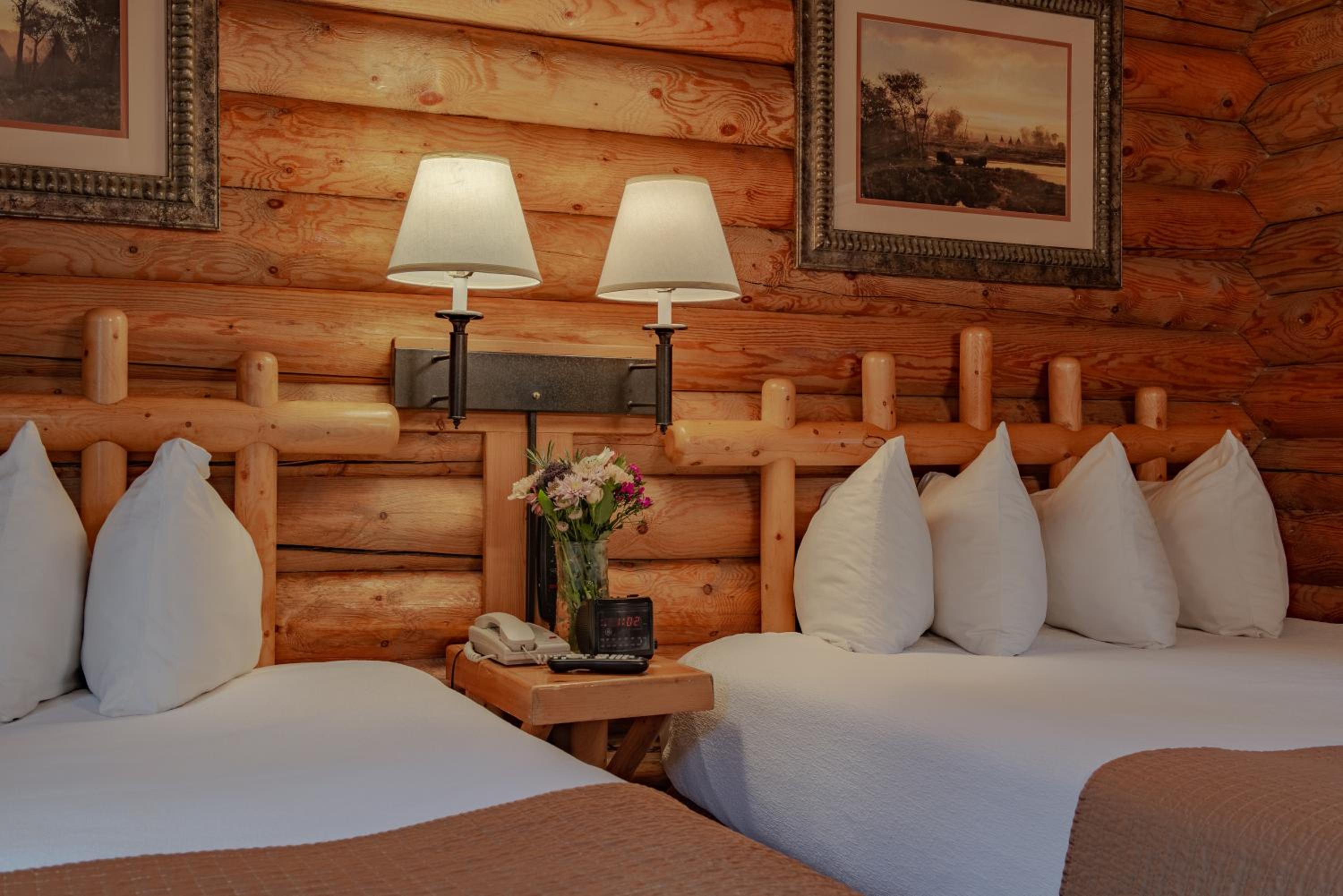 Double Queen Deluxe Cabin - Photo 3