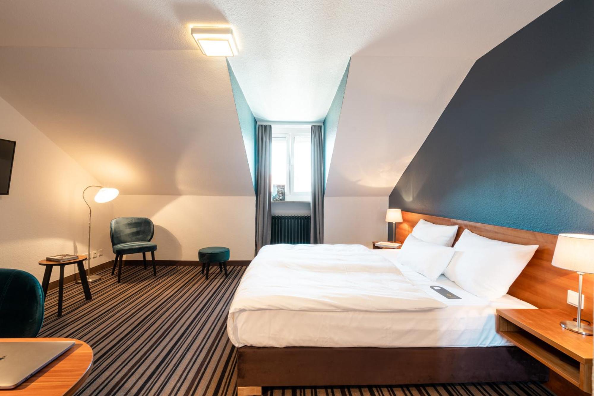 Economy Triple Room