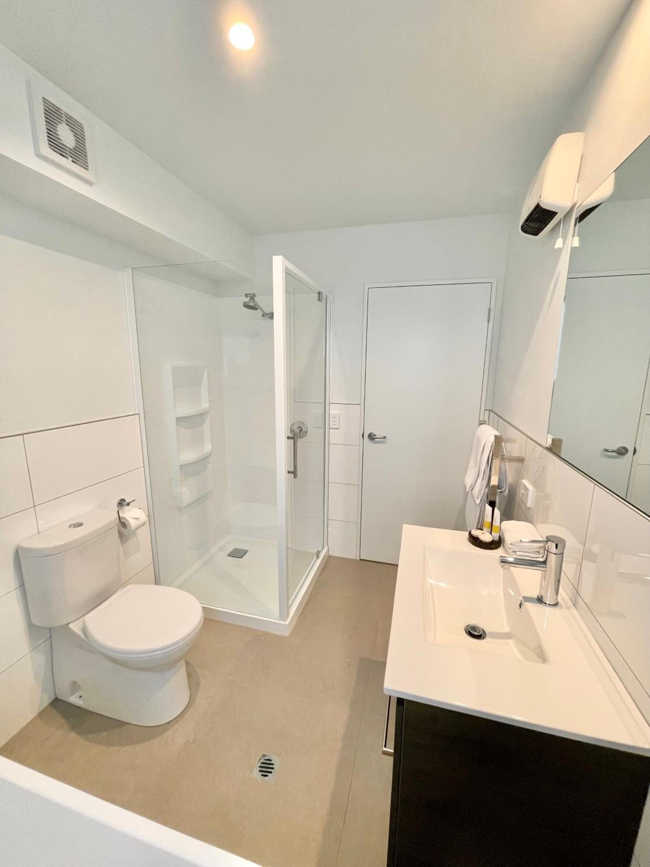 One-Bedroom Apartment - Photo 7