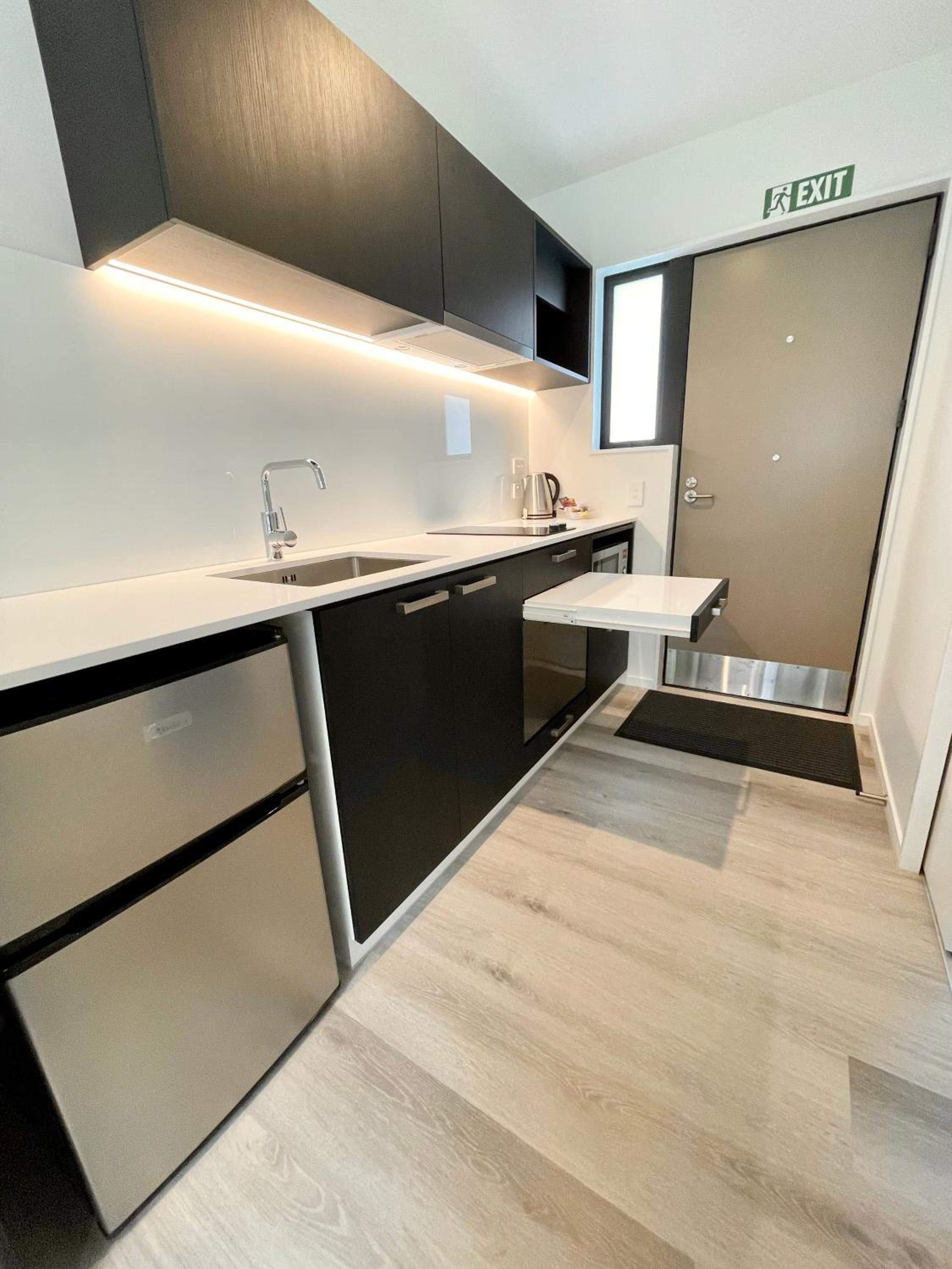 Executive Suite - Photo 4
