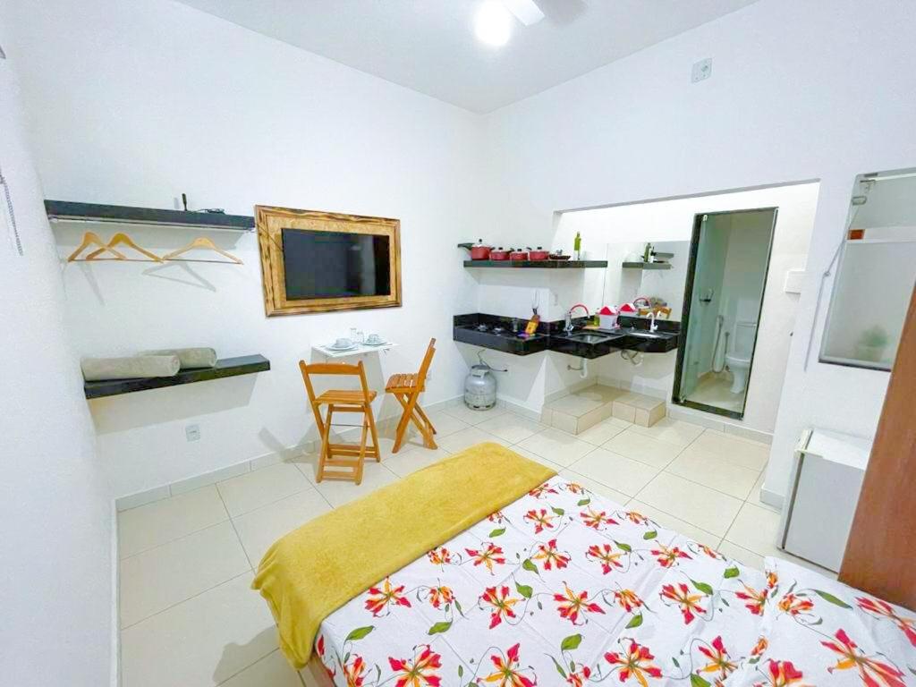 One-Bedroom Apartment - Photo 11