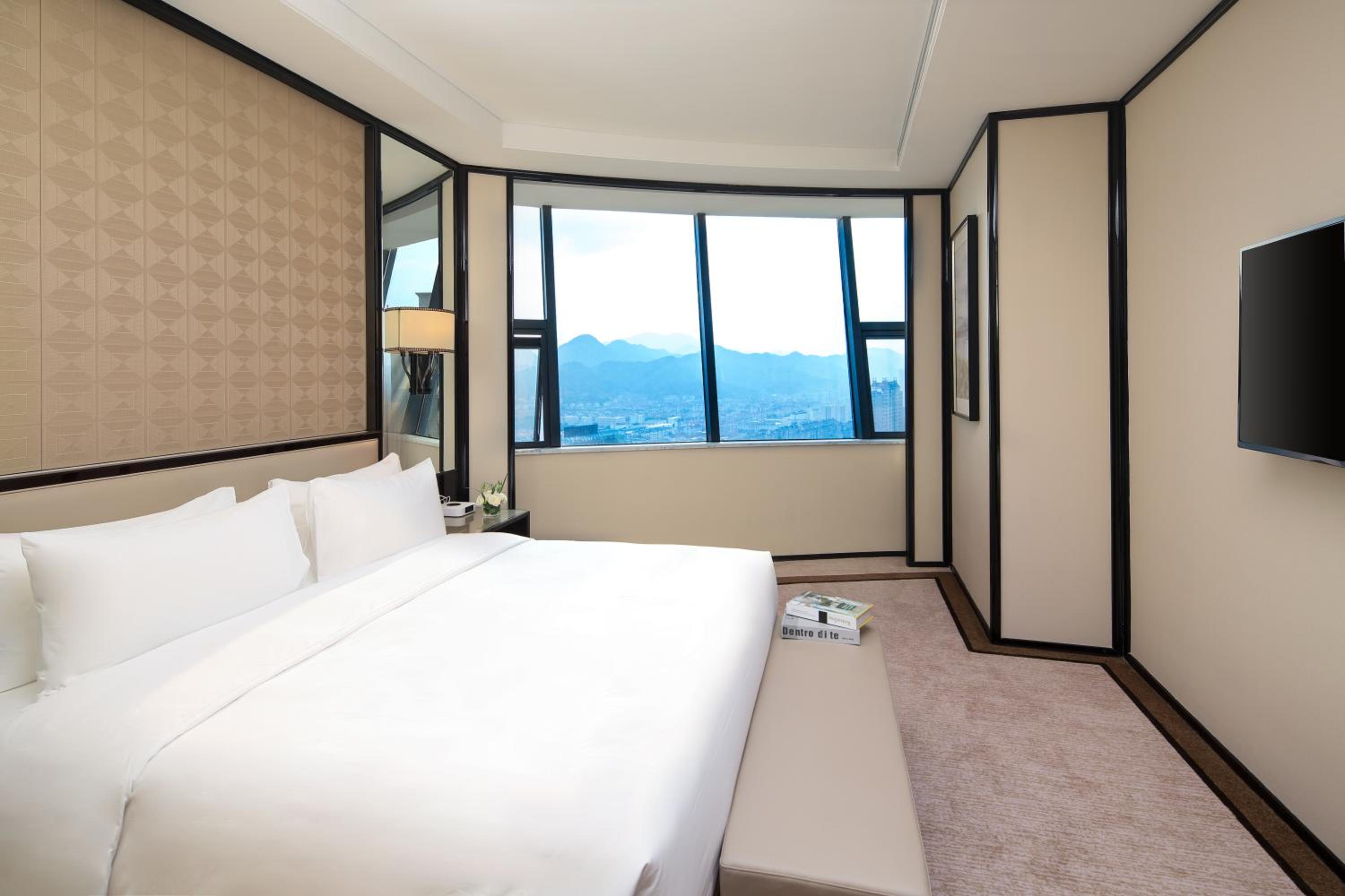 Elegant Classic King Suite - Non-Smoking photo 1