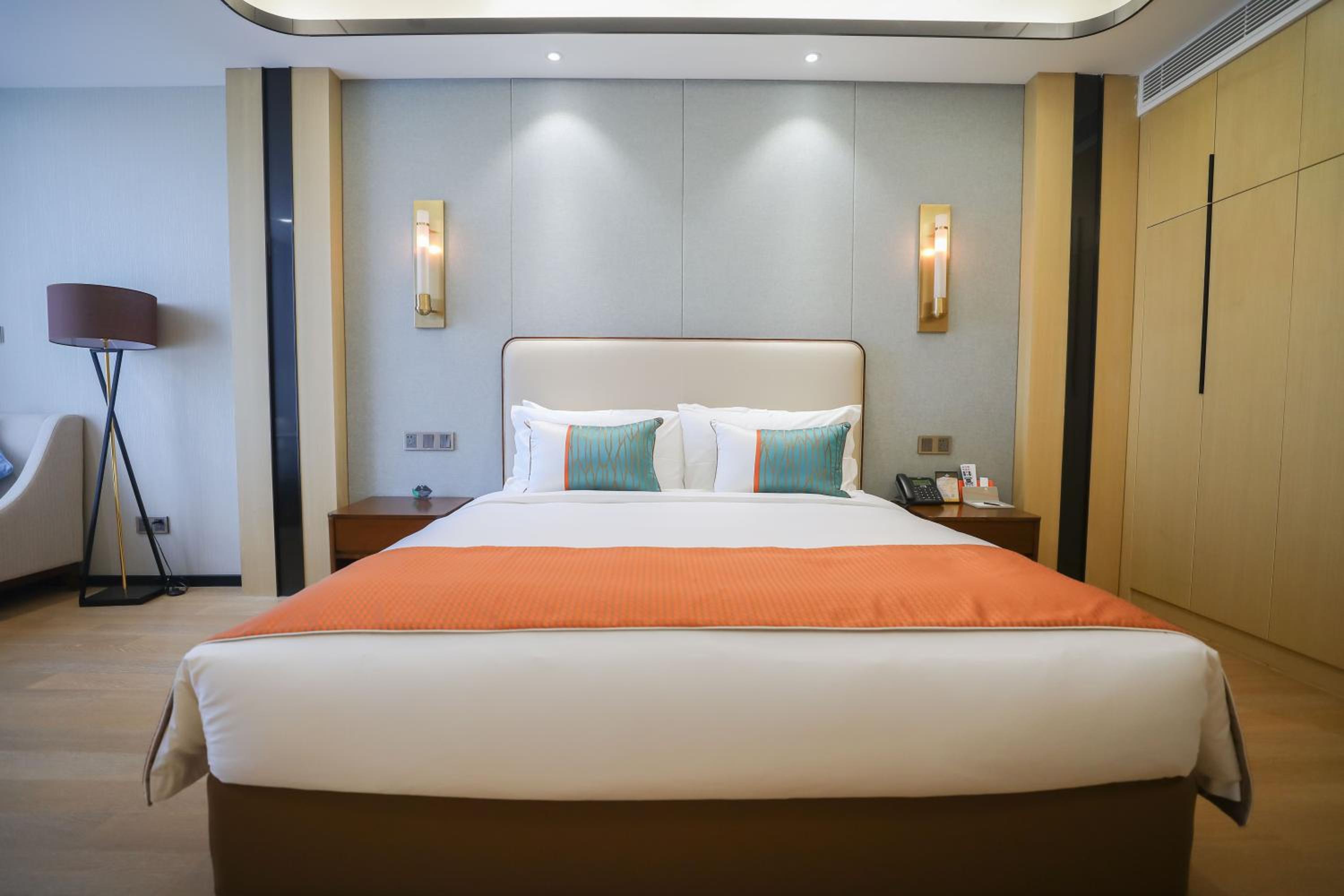 Deluxe Double Room with Lake View photo 1