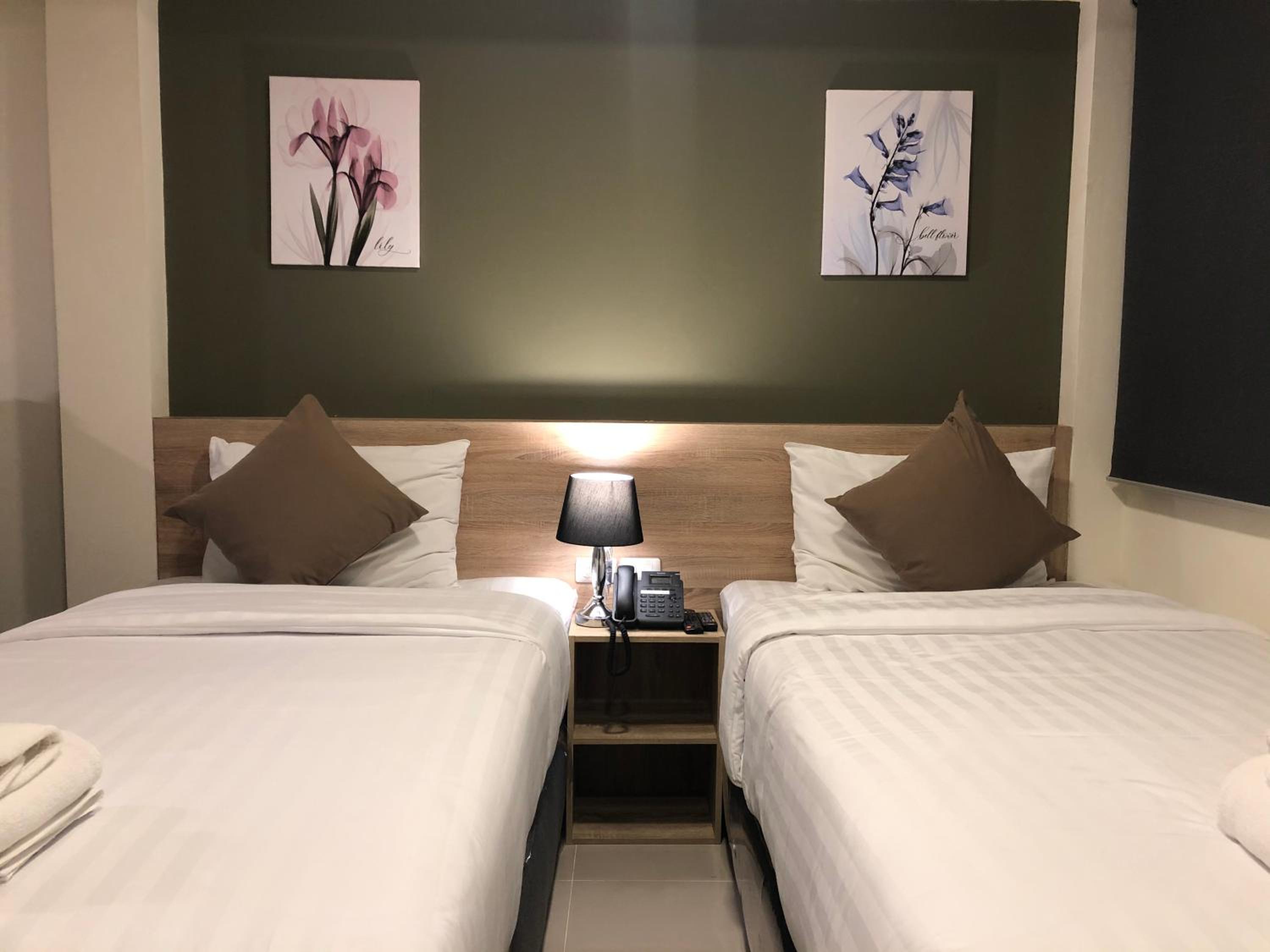 Standard Twin Room - Photo 4