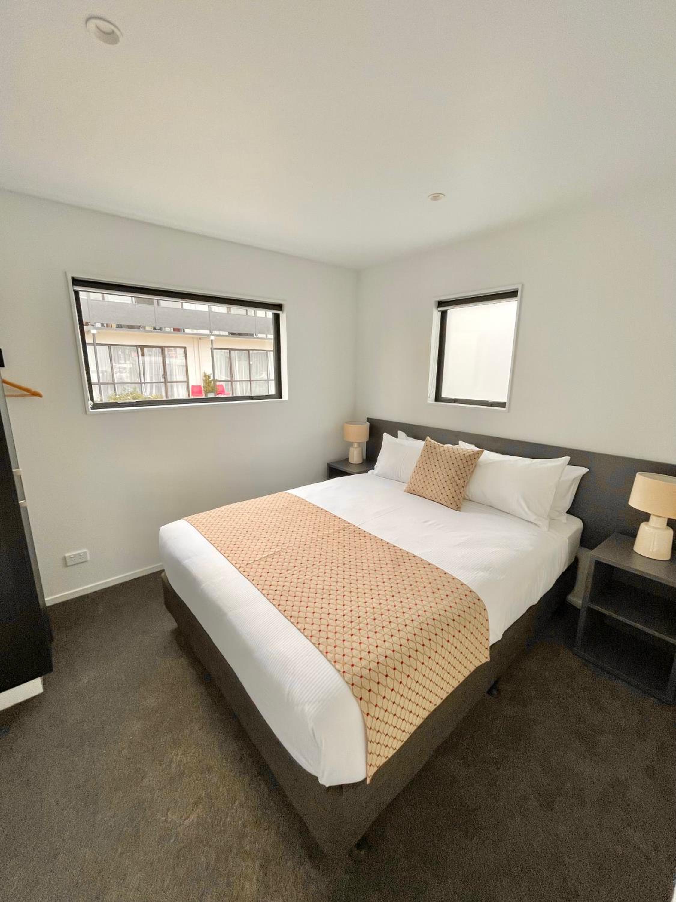 One-Bedroom Apartment - Photo 9