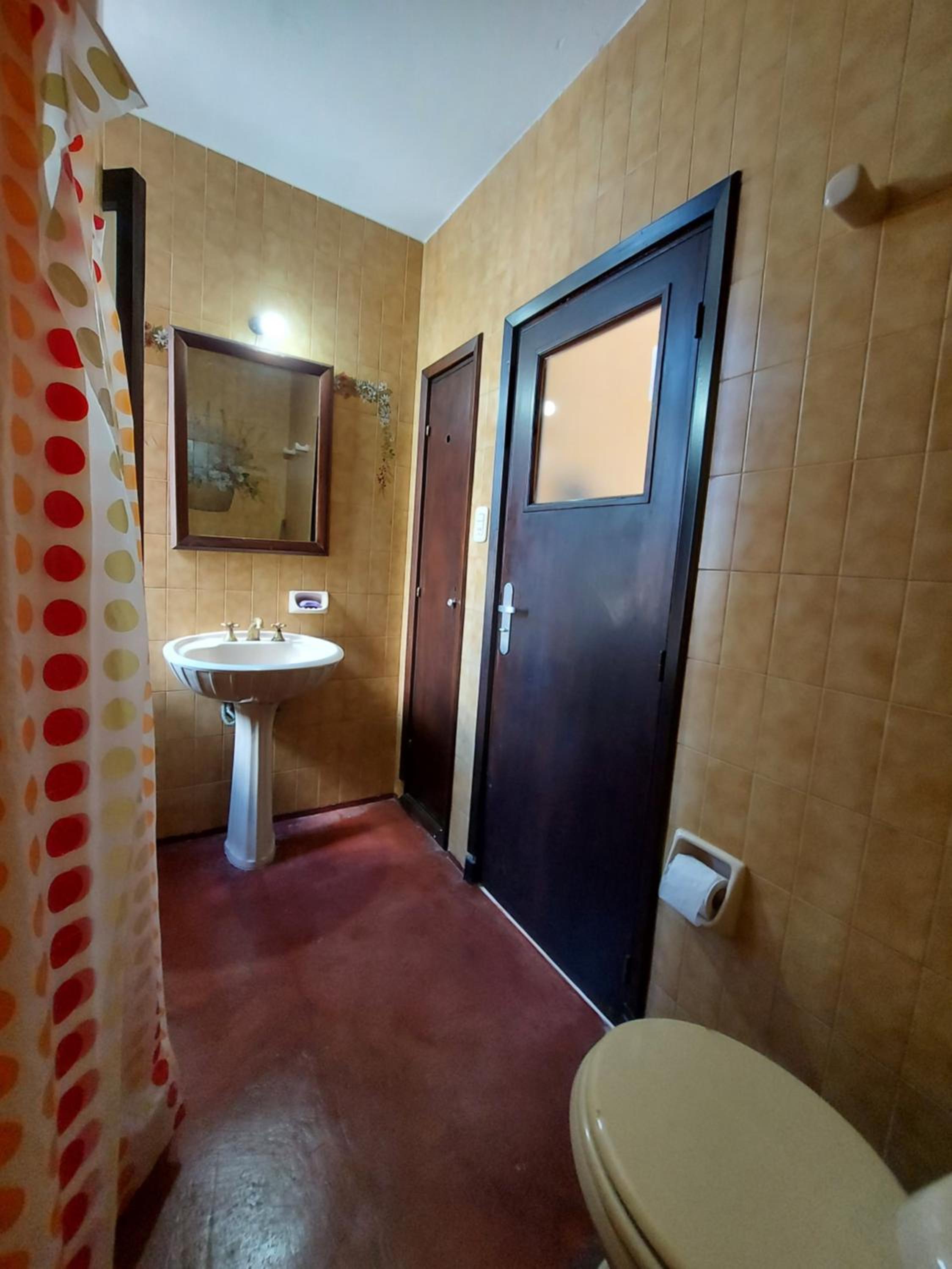 Quadruple Room with Shared Bathroom photo 2