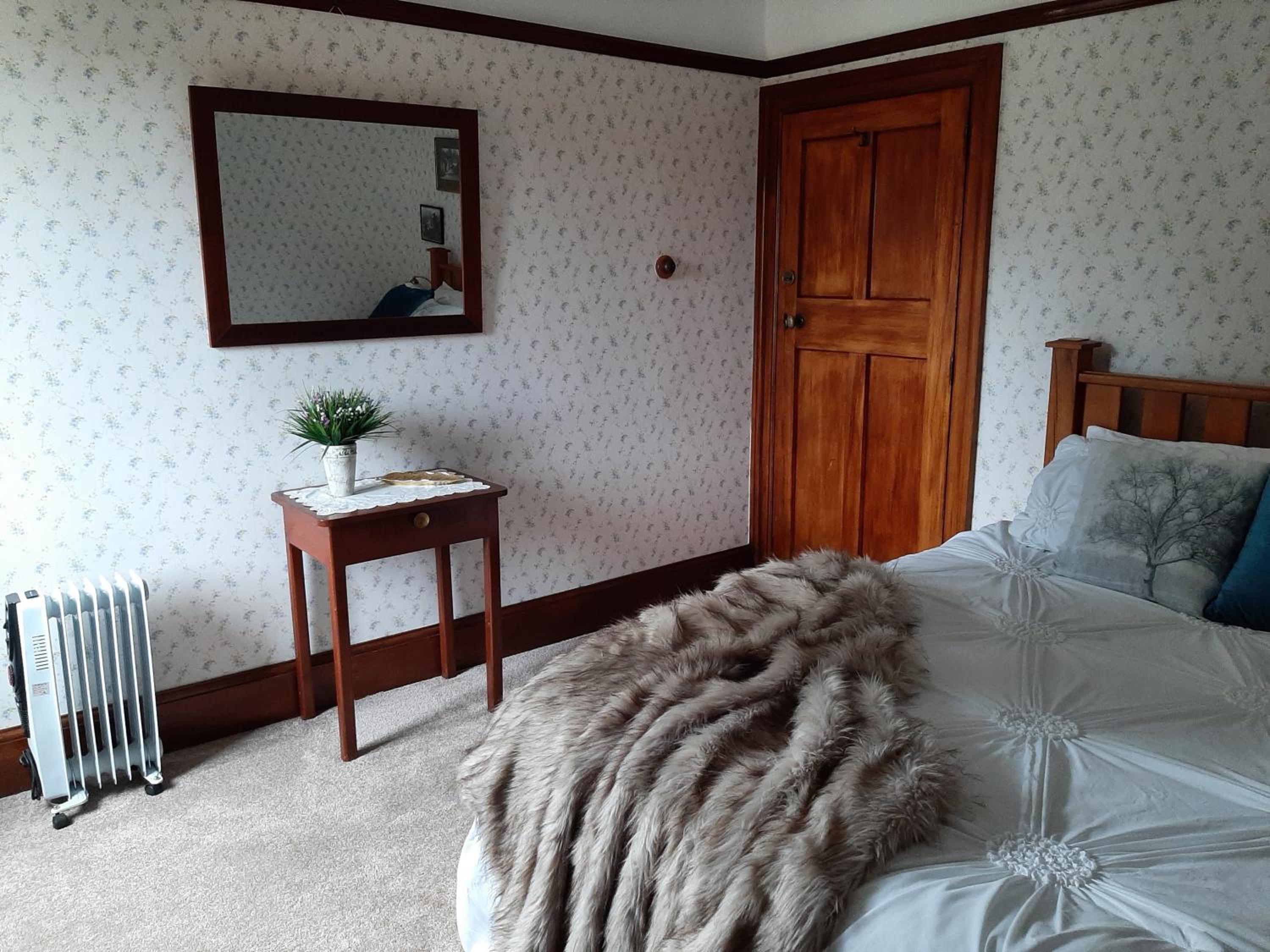 Deluxe Double Room with Shower - Photo 1